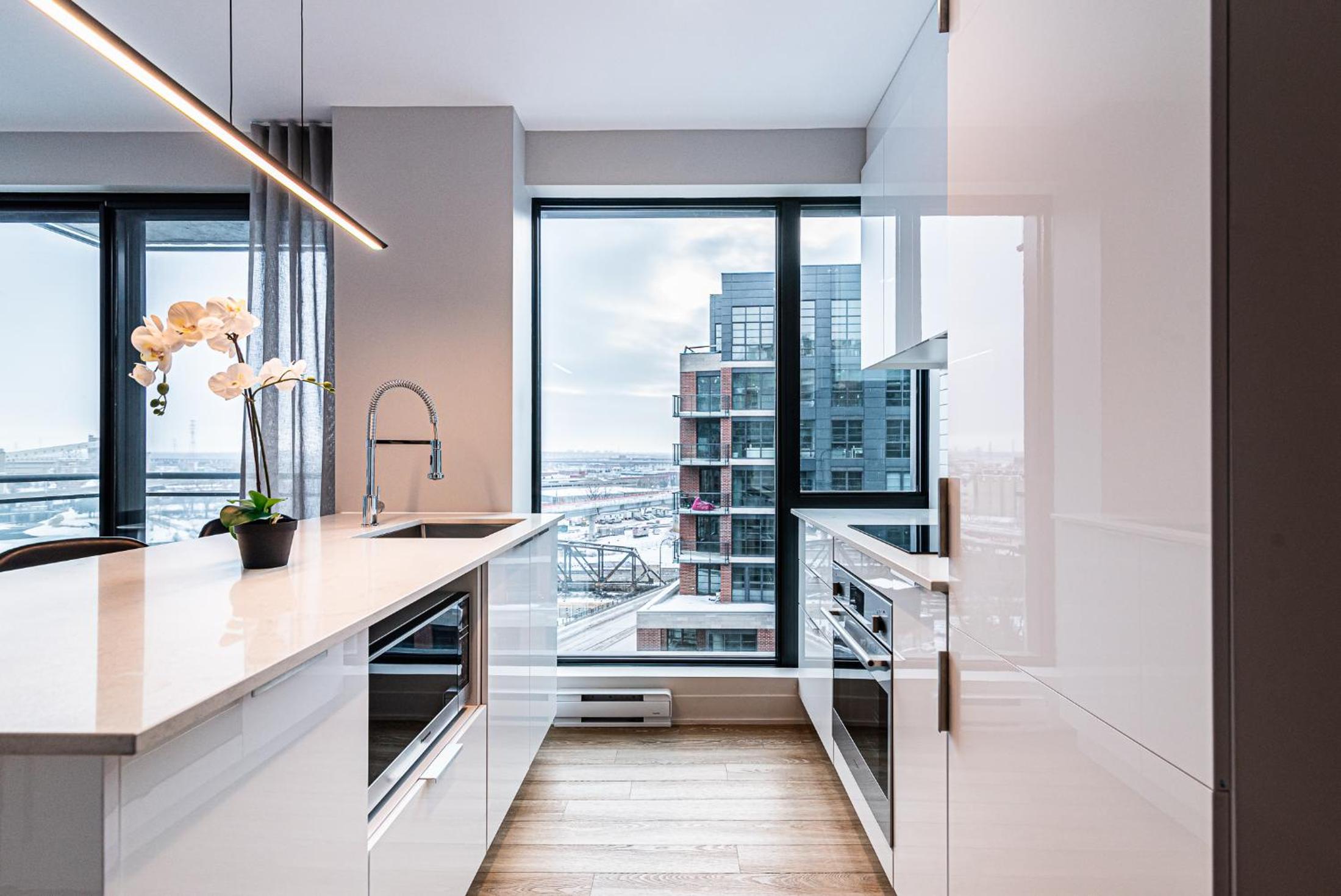 Executive - Canal View - Photo 22