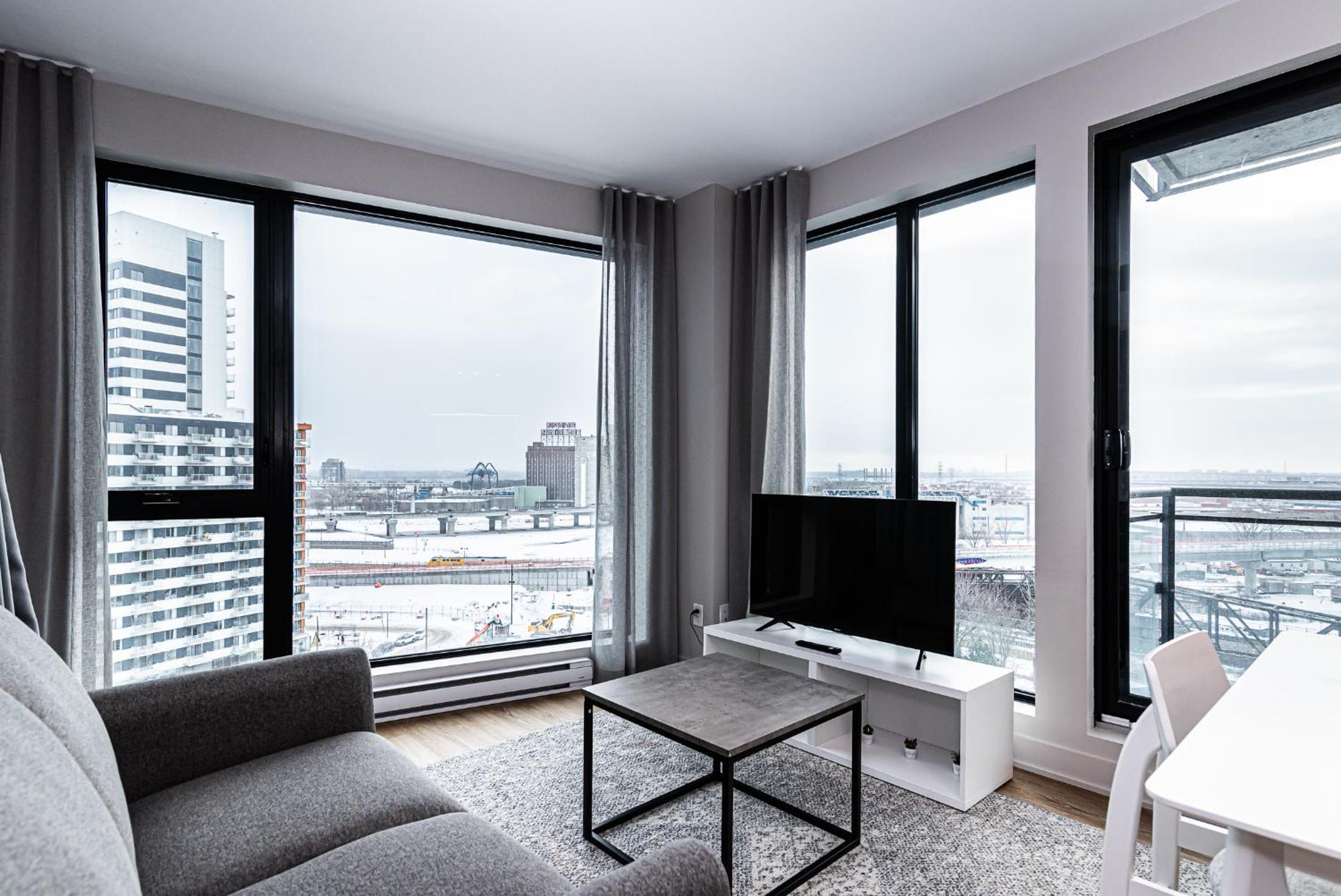 Executive - Canal View - Photo 20