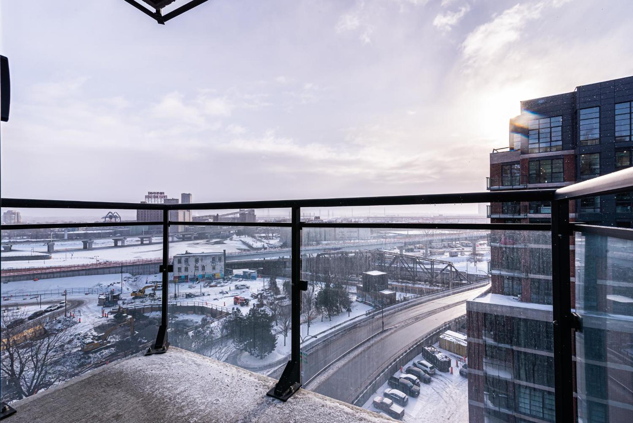 Executive - Canal View - Photo 15