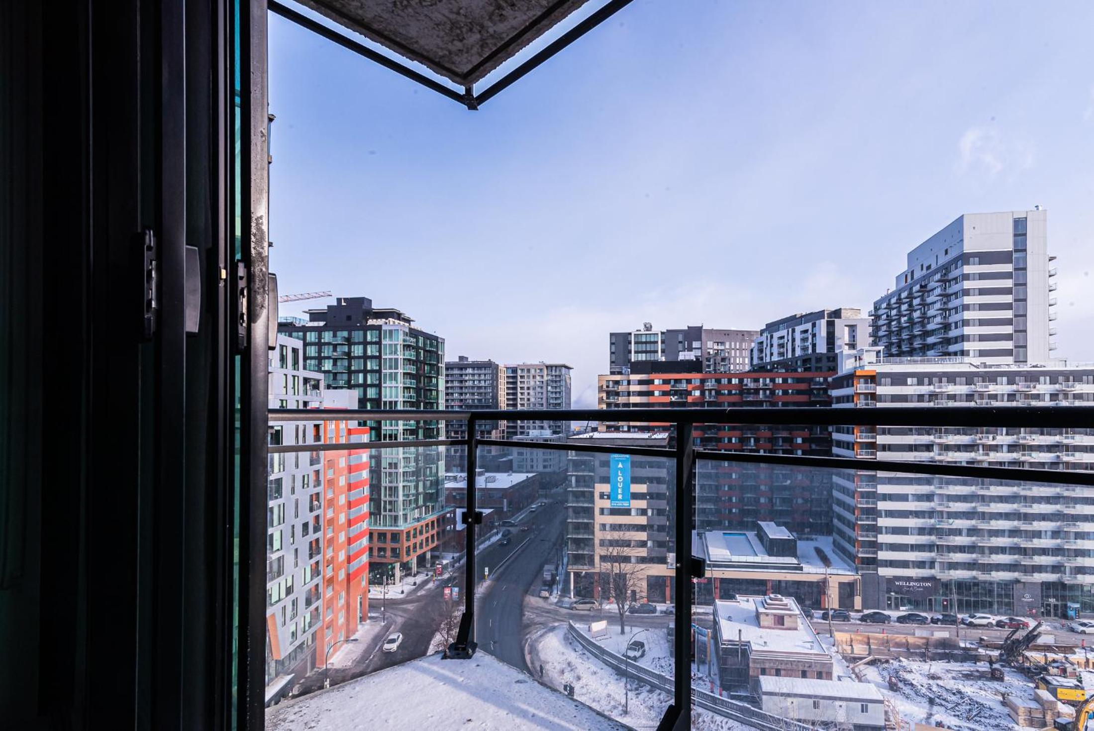 Executive - Canal View - Photo 9