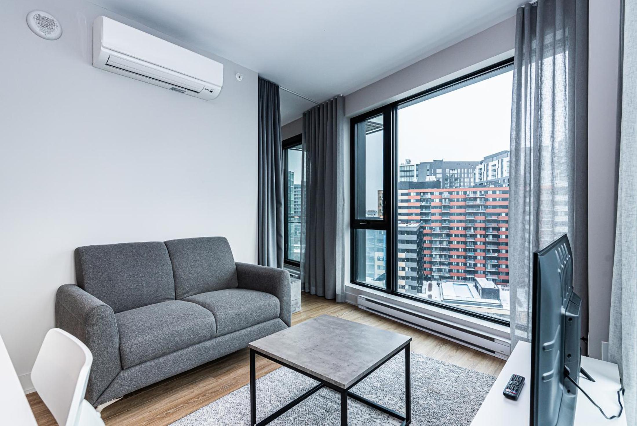 Executive - Canal View - Photo 14