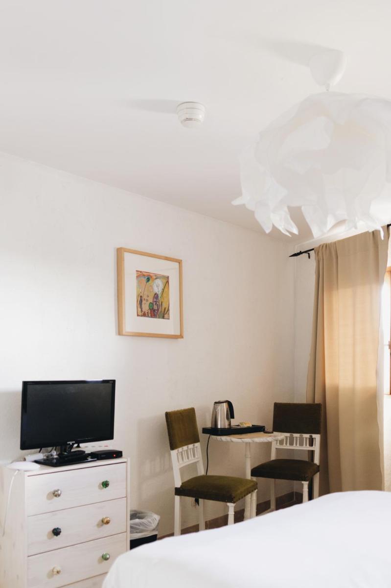 Standard Double Room - Photo 6