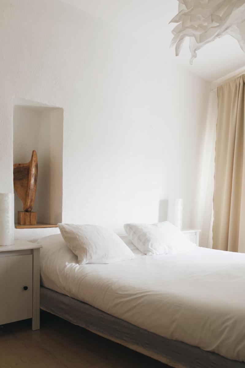 Standard Double Room - Photo 18