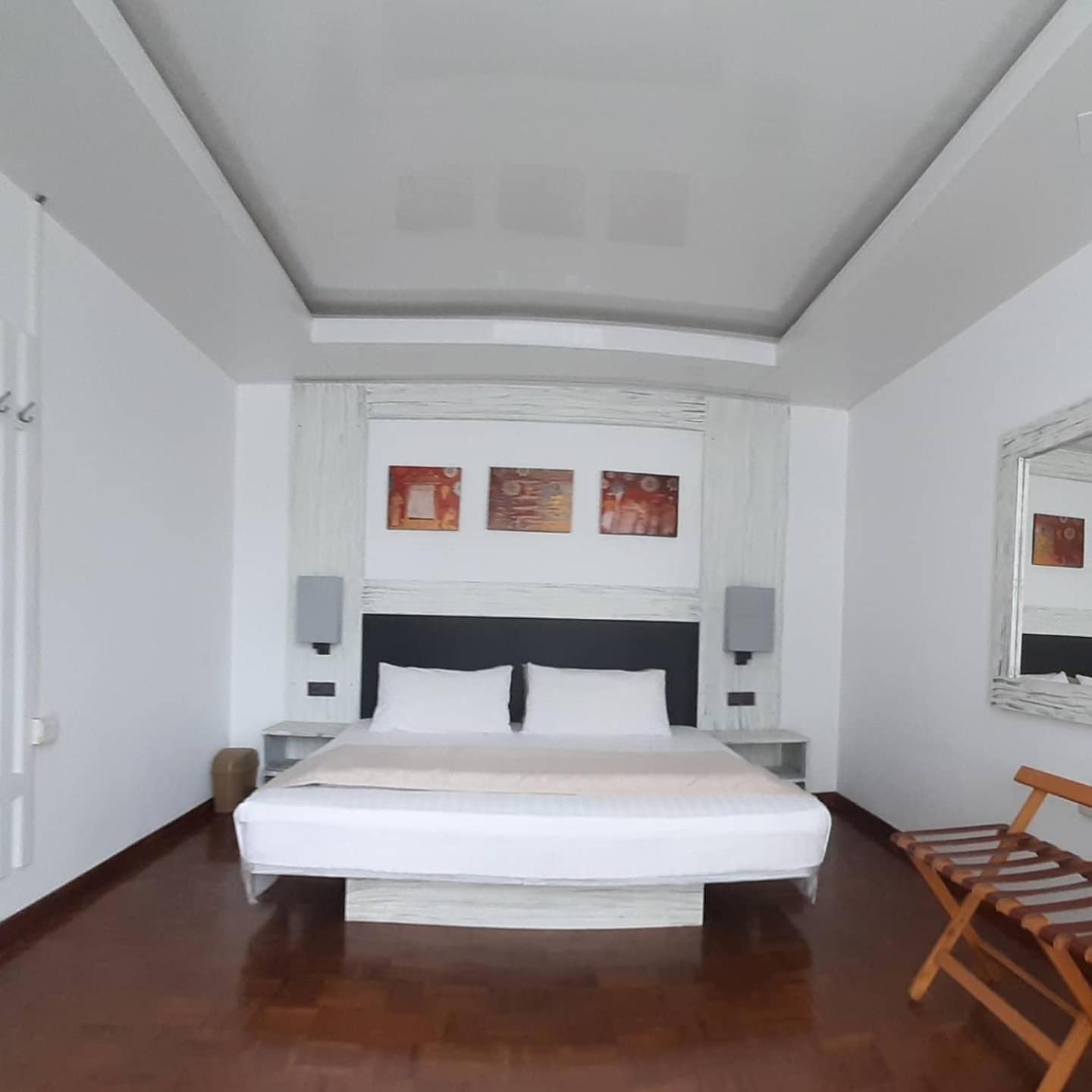 Deluxe Double Room with Balcony photo 2