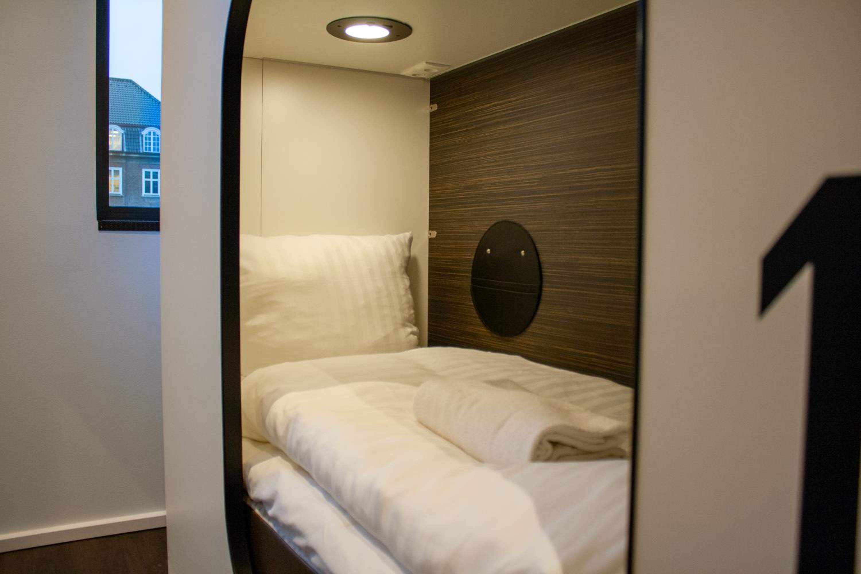 4 Bed Private Room with Private Bathroom photo 1