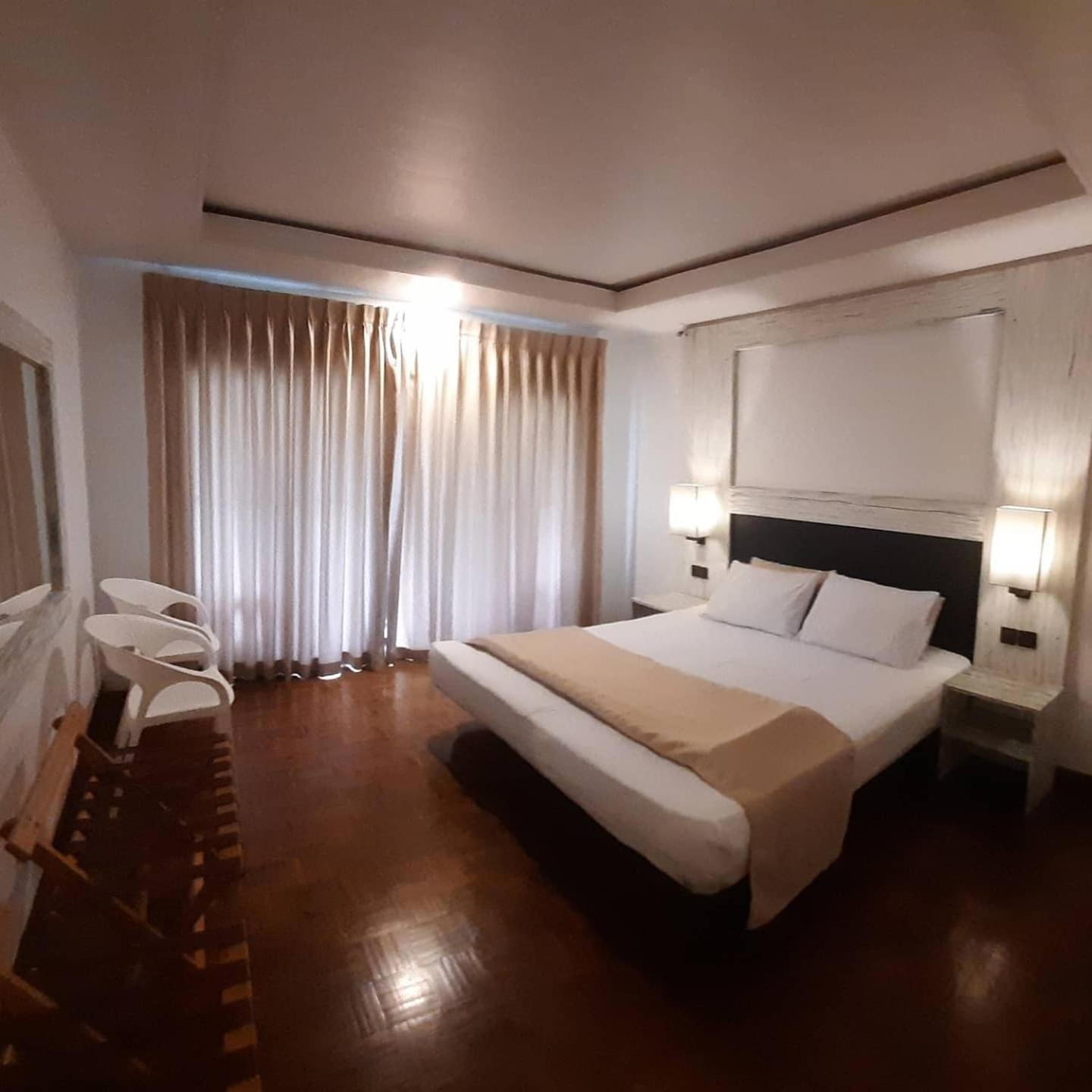 Deluxe Double Room with Balcony photo 1