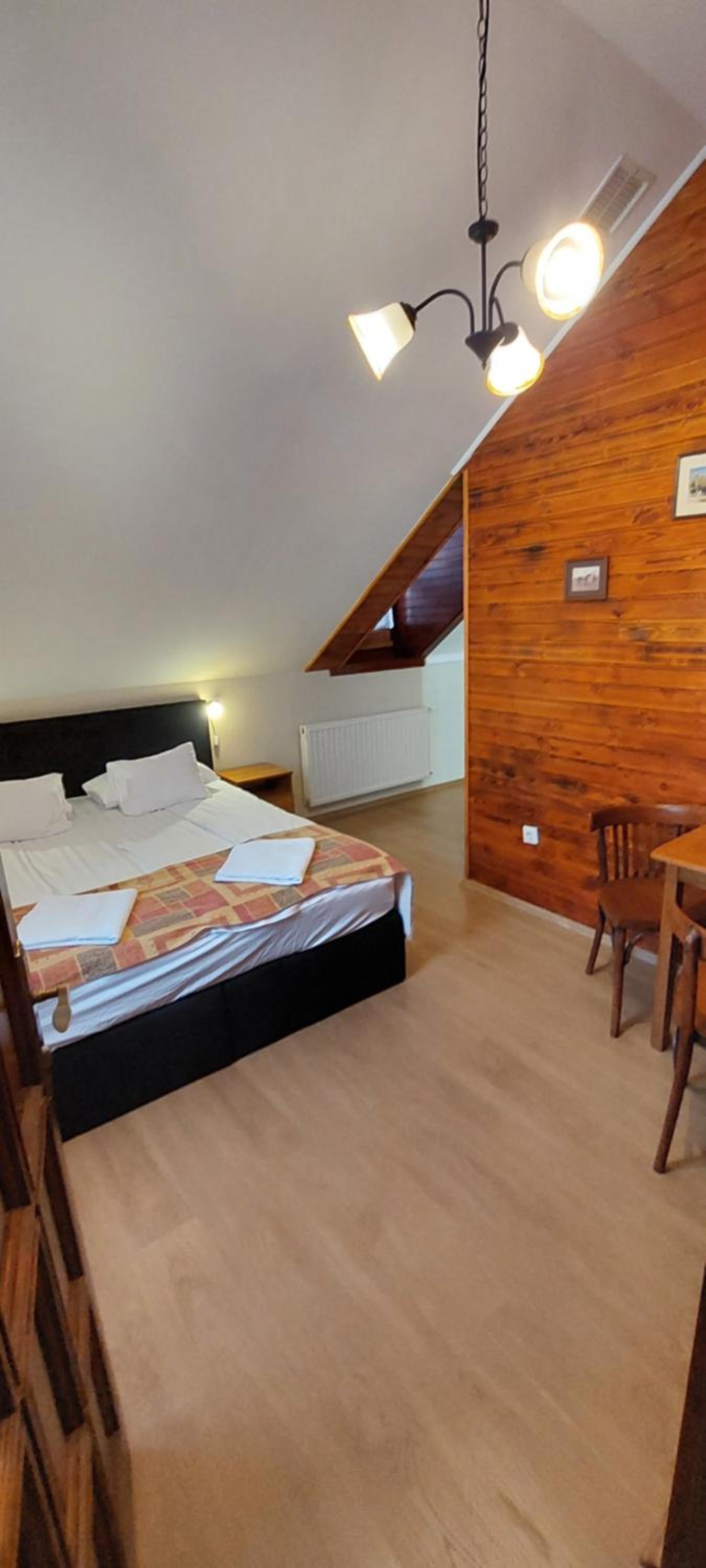 Quadruple Room with Private Bathroom photo 3