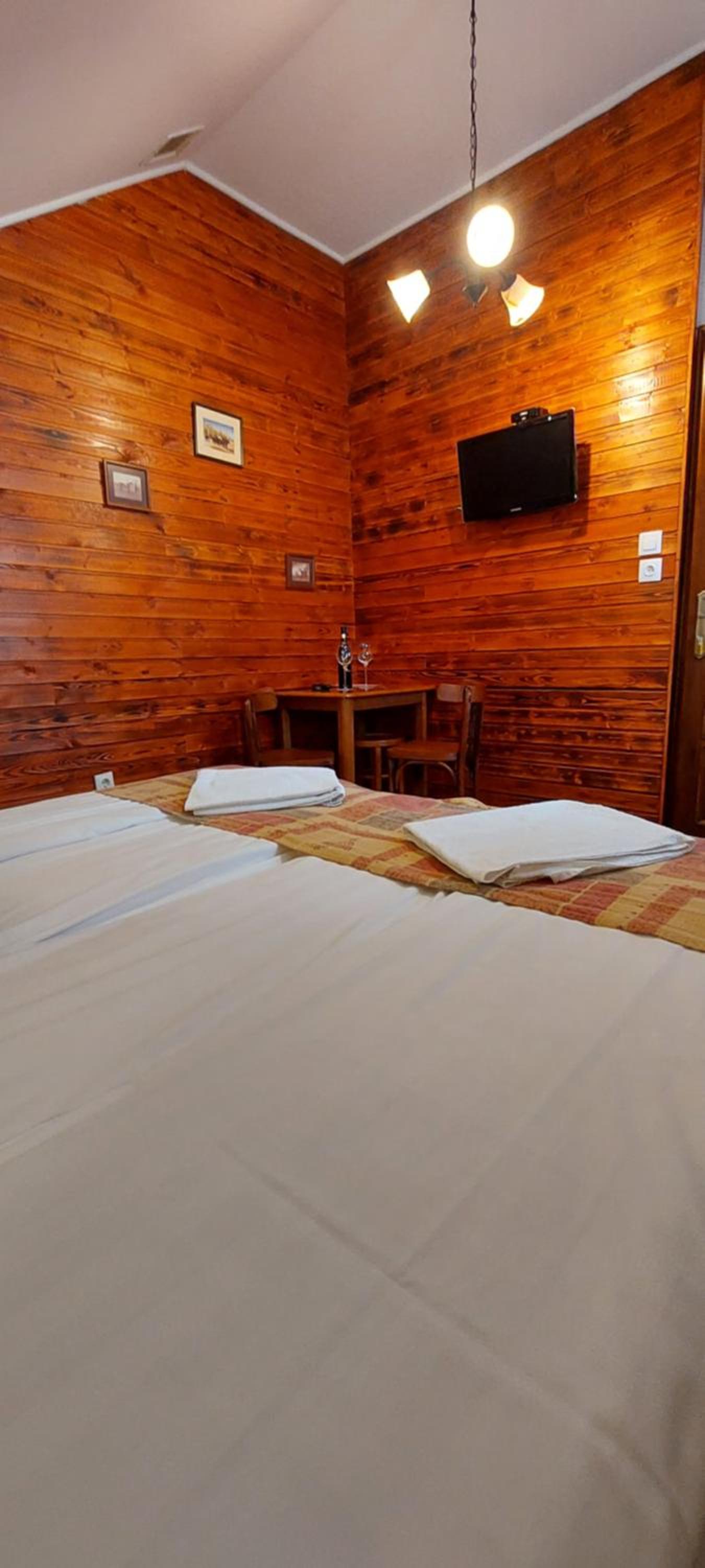 Quadruple Room with Private Bathroom photo 1