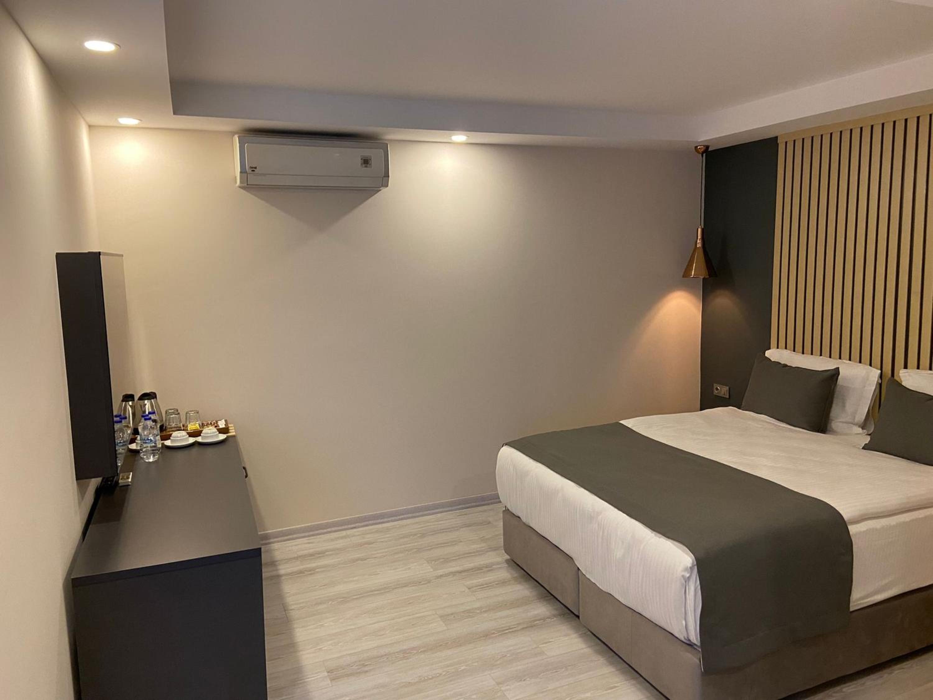 Deluxe Triple Room photo 2