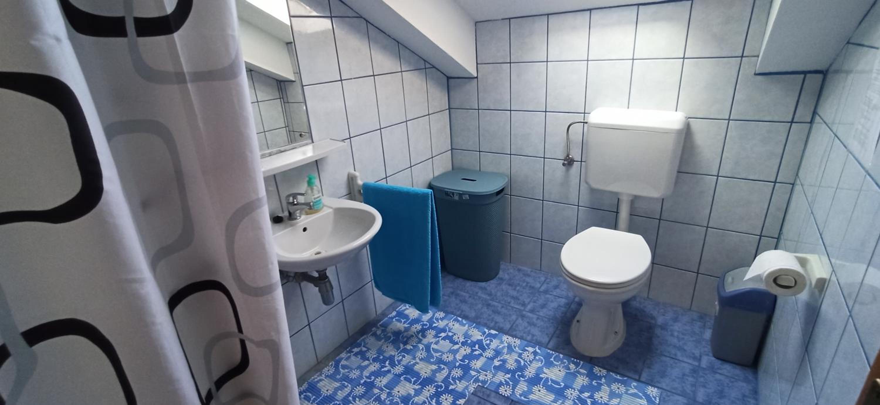 Three-Bedroom Apartment with shared Terrace photo 2