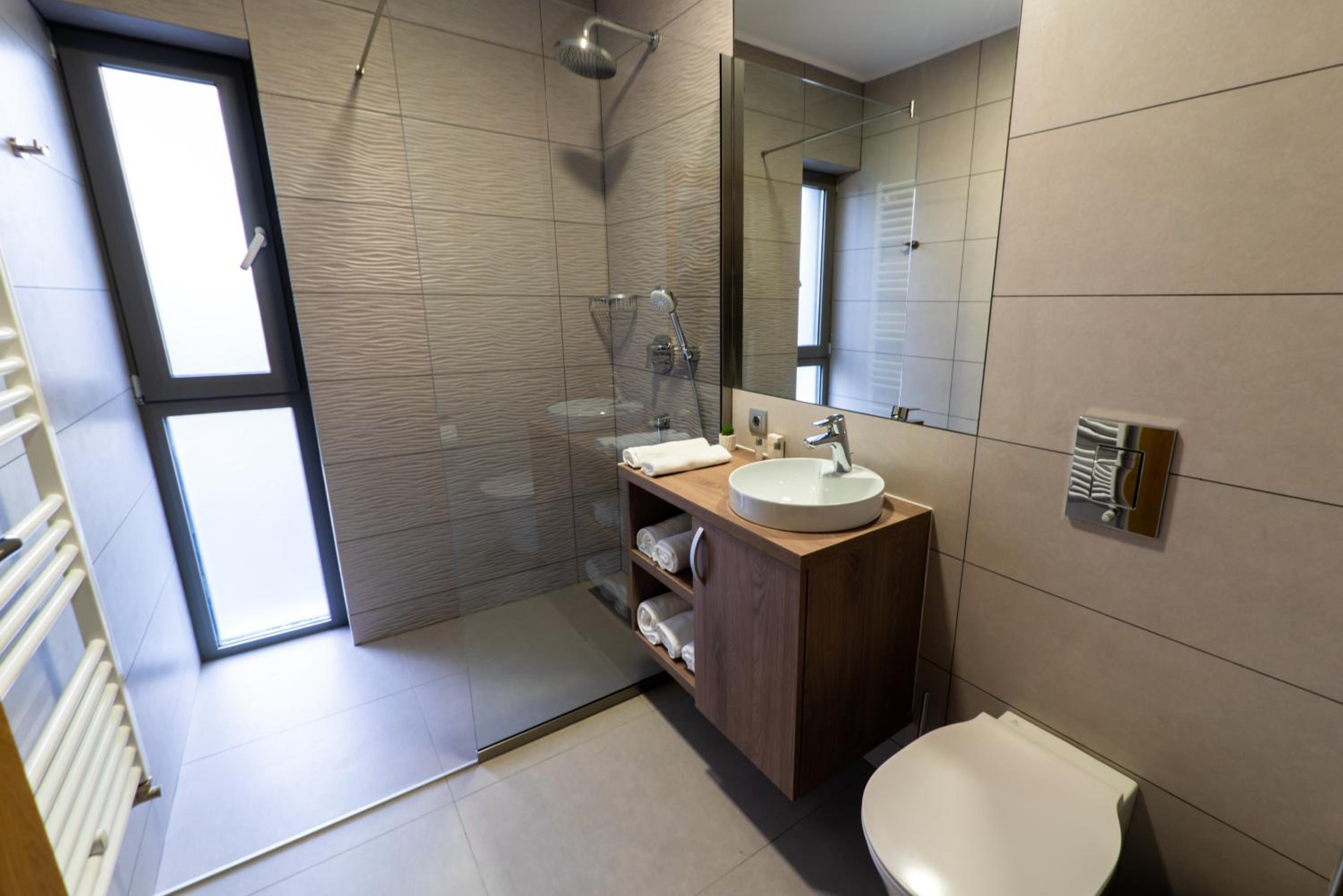 Double or Twin Room - Photo 7