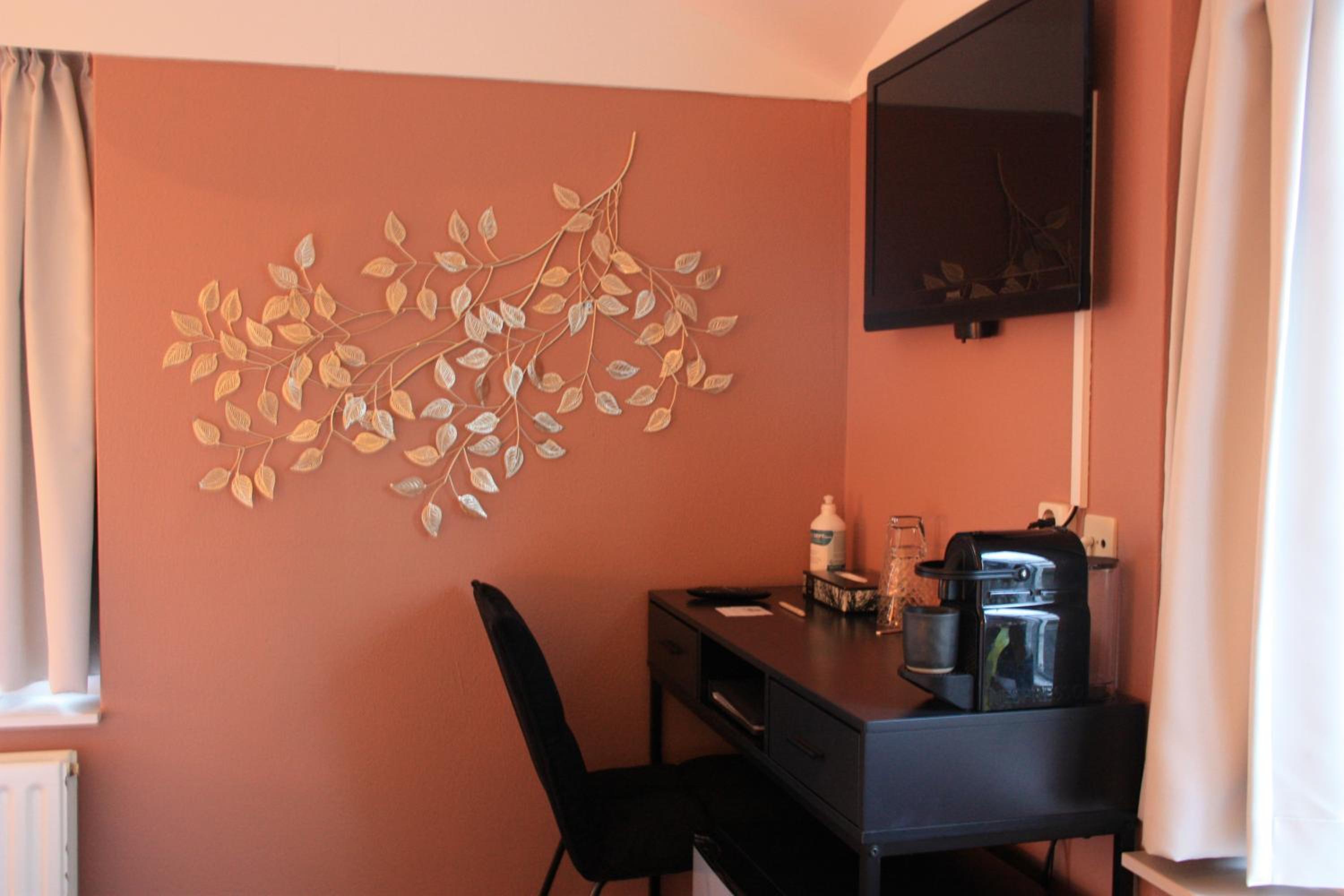 Standard Double Room - Photo 2