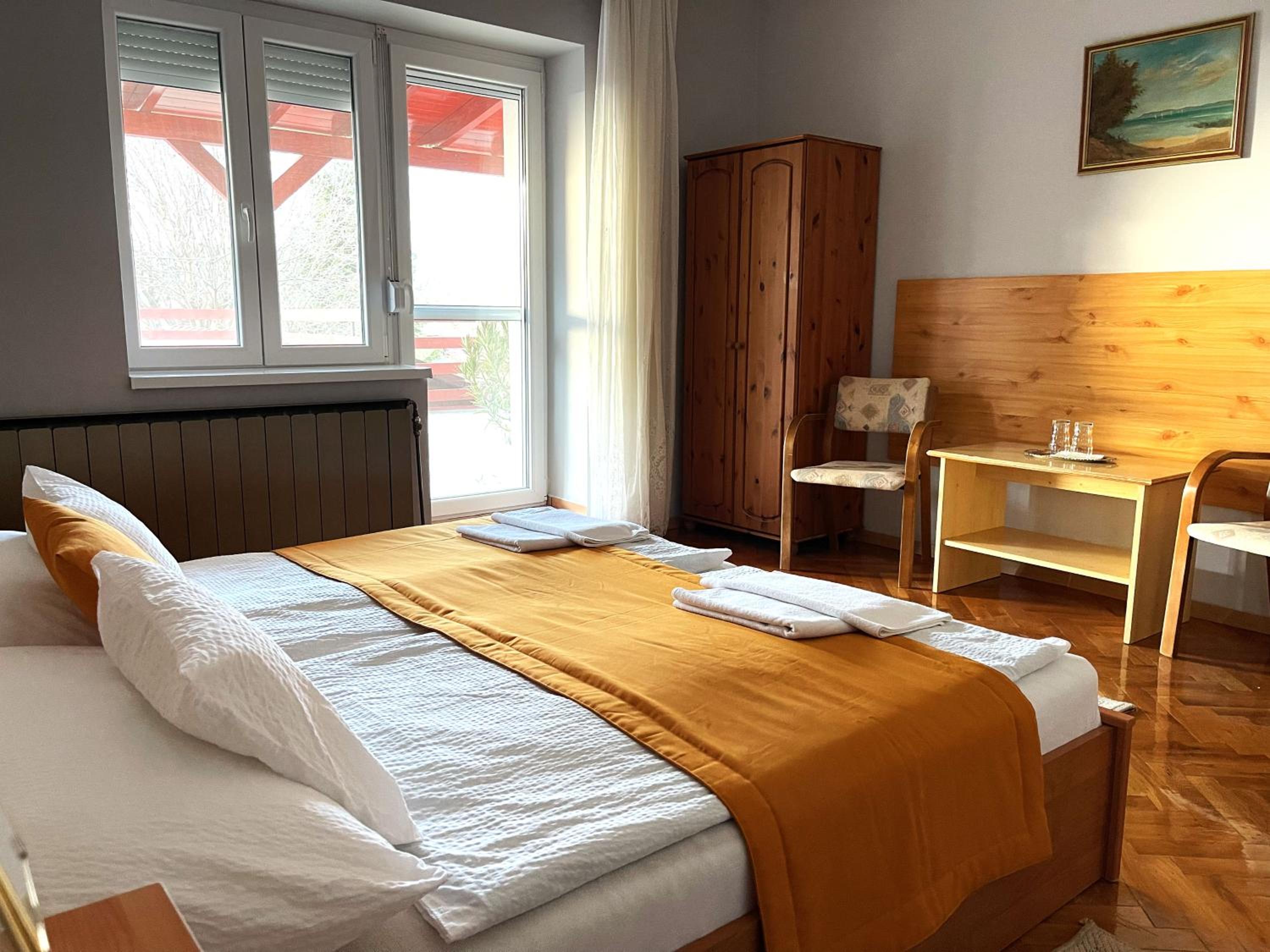 Double Room with Patio photo 3