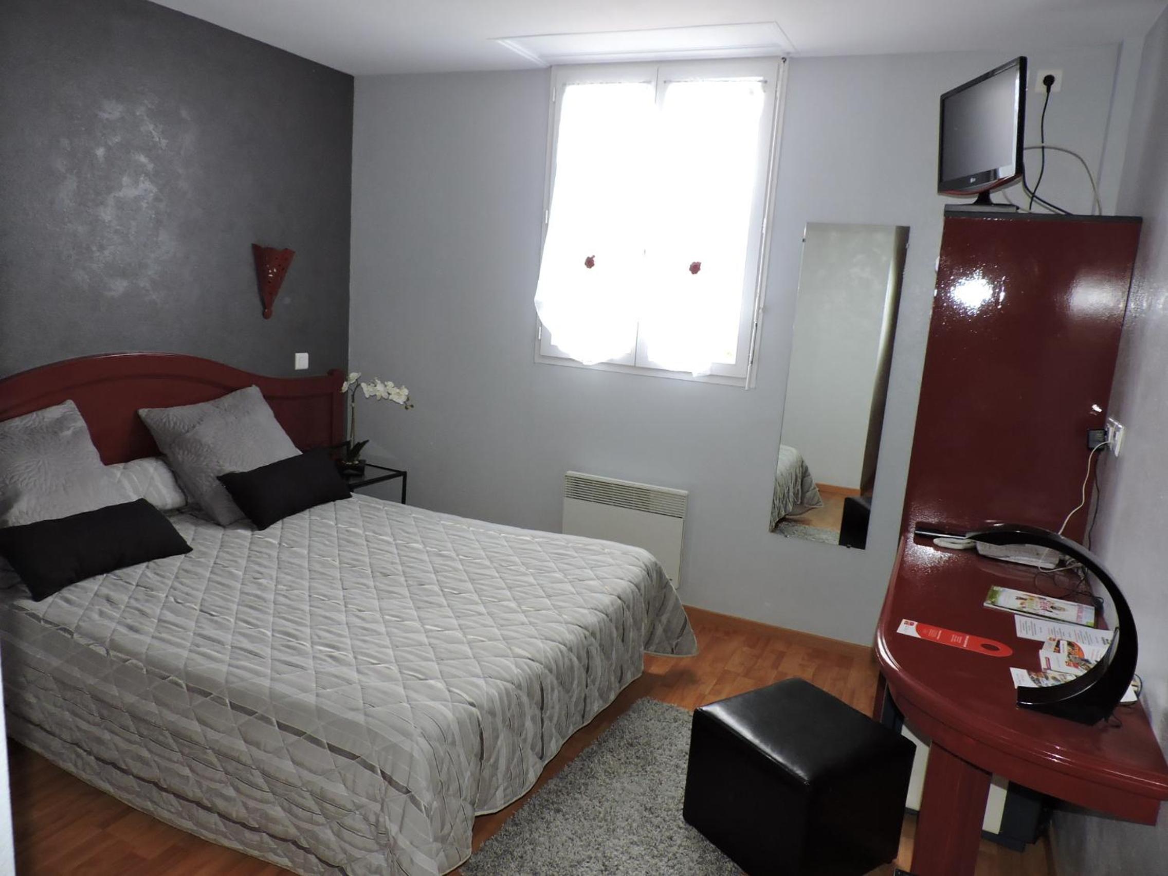 Double Room - Photo 12