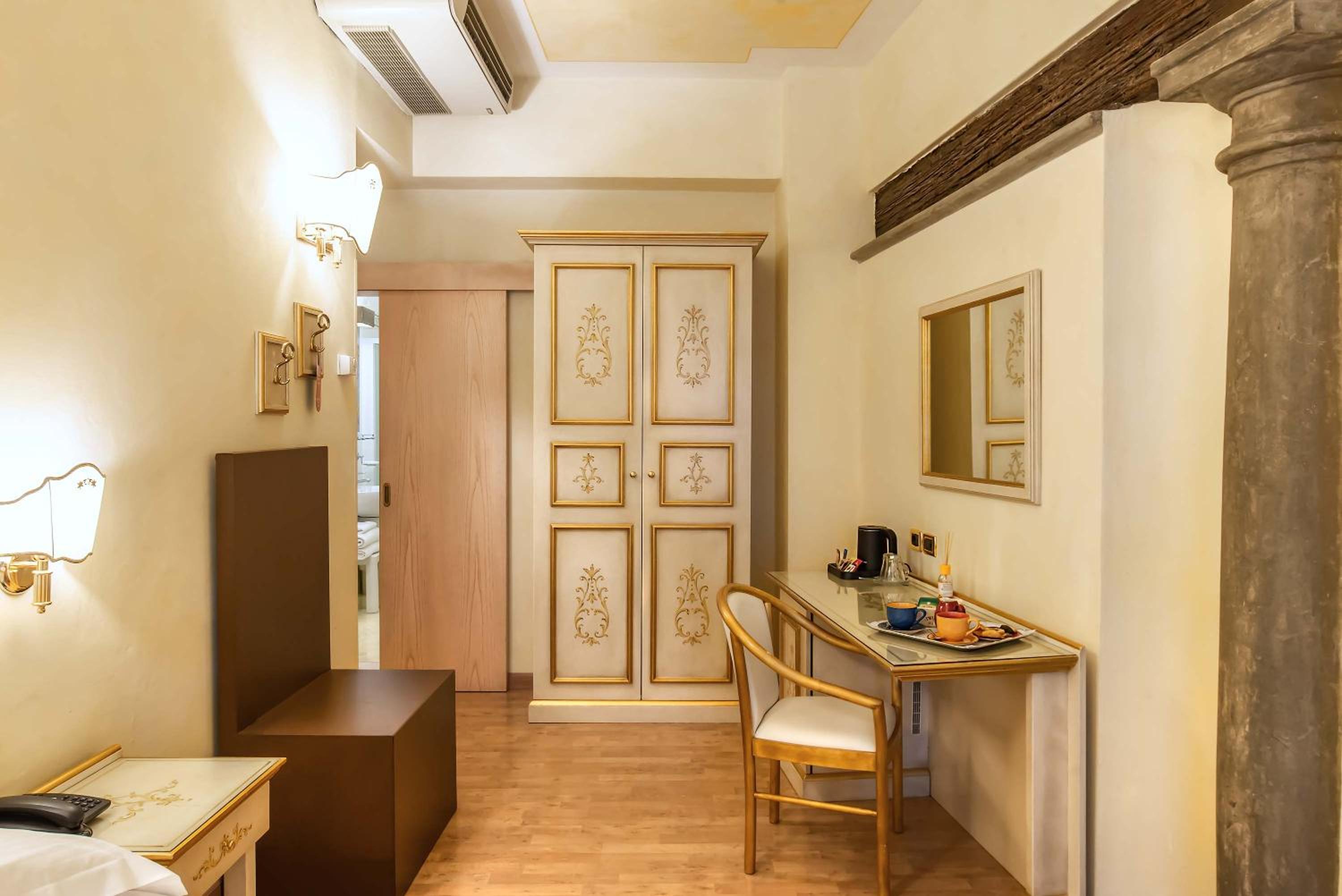 Double or Twin Room — the supplier's photographs — photo 5