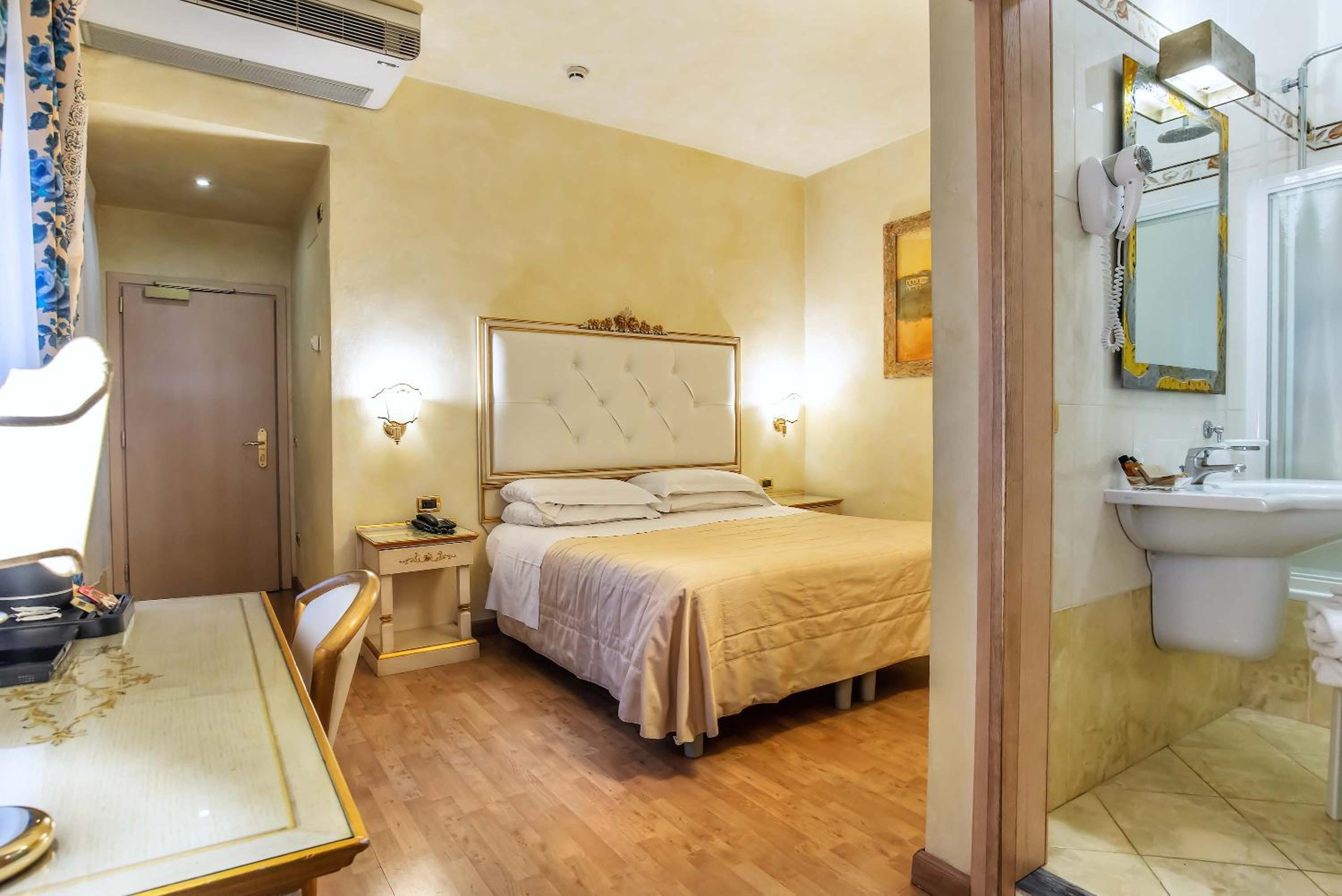 Double or Twin Room — the supplier's photographs — photo 4