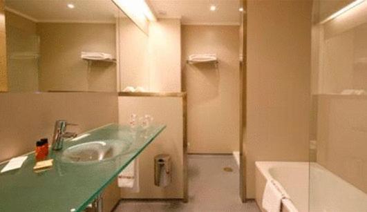 Double or Twin Room - Photo 2