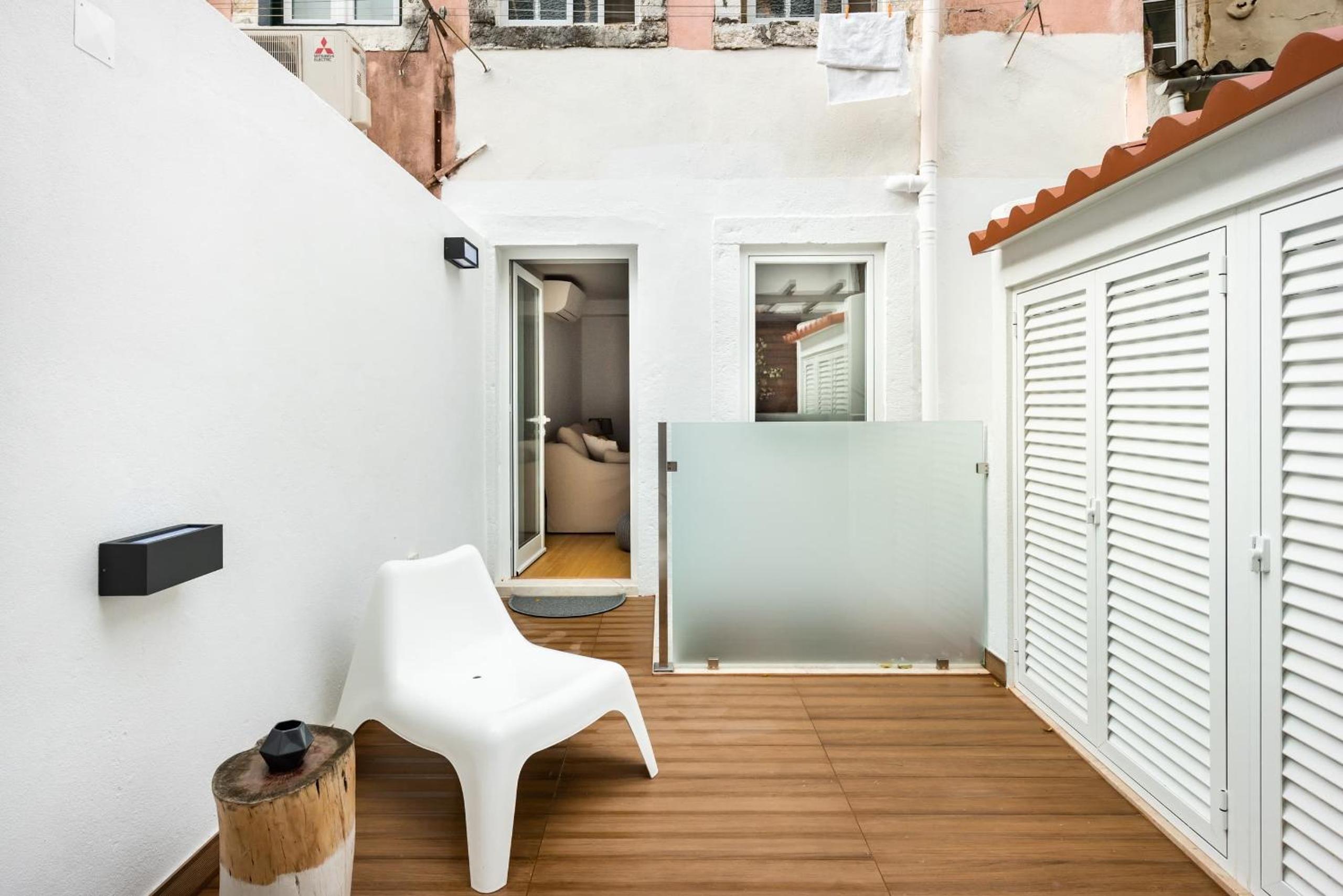 Apartment with Terrace photo 3
