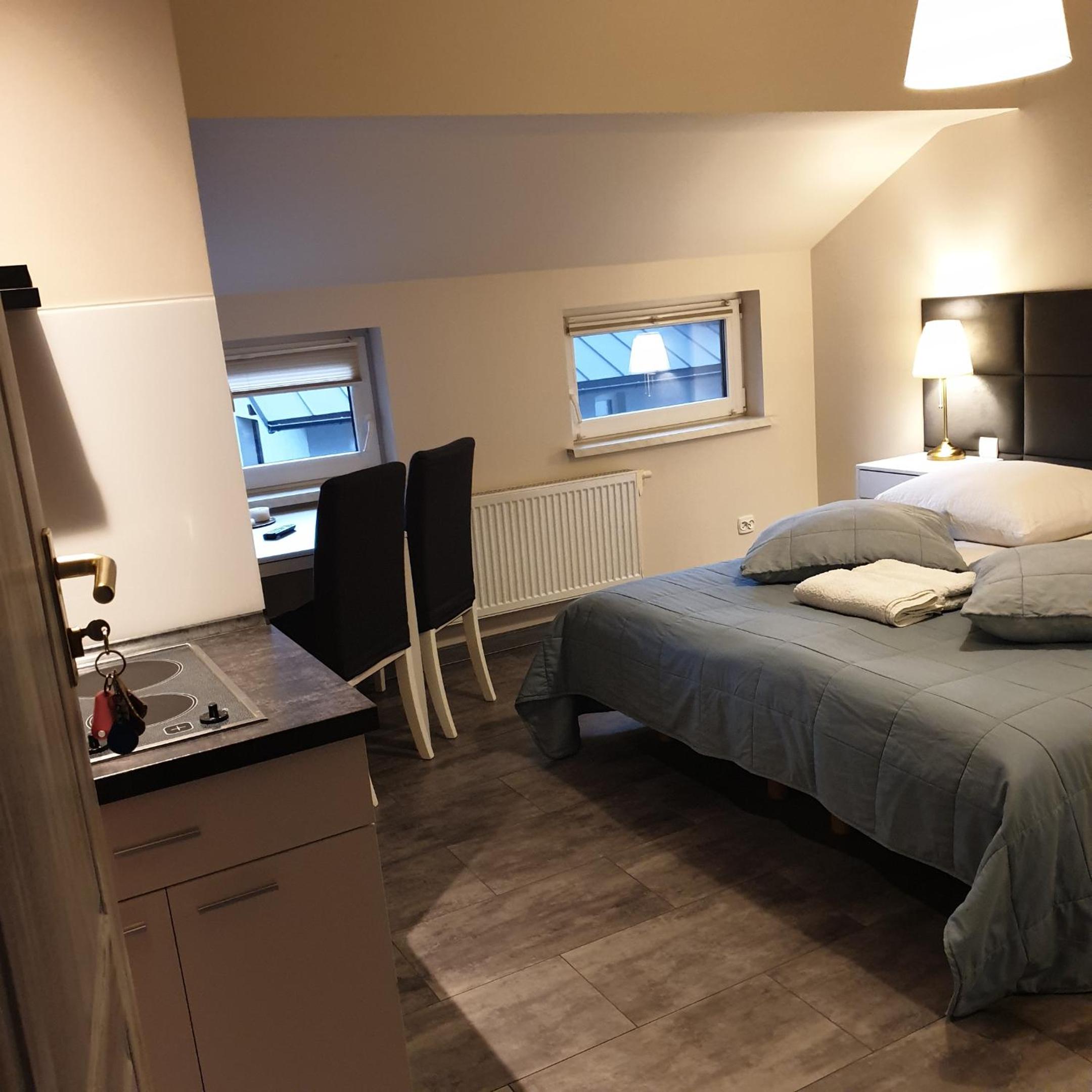 Double or Twin Room - Photo 9