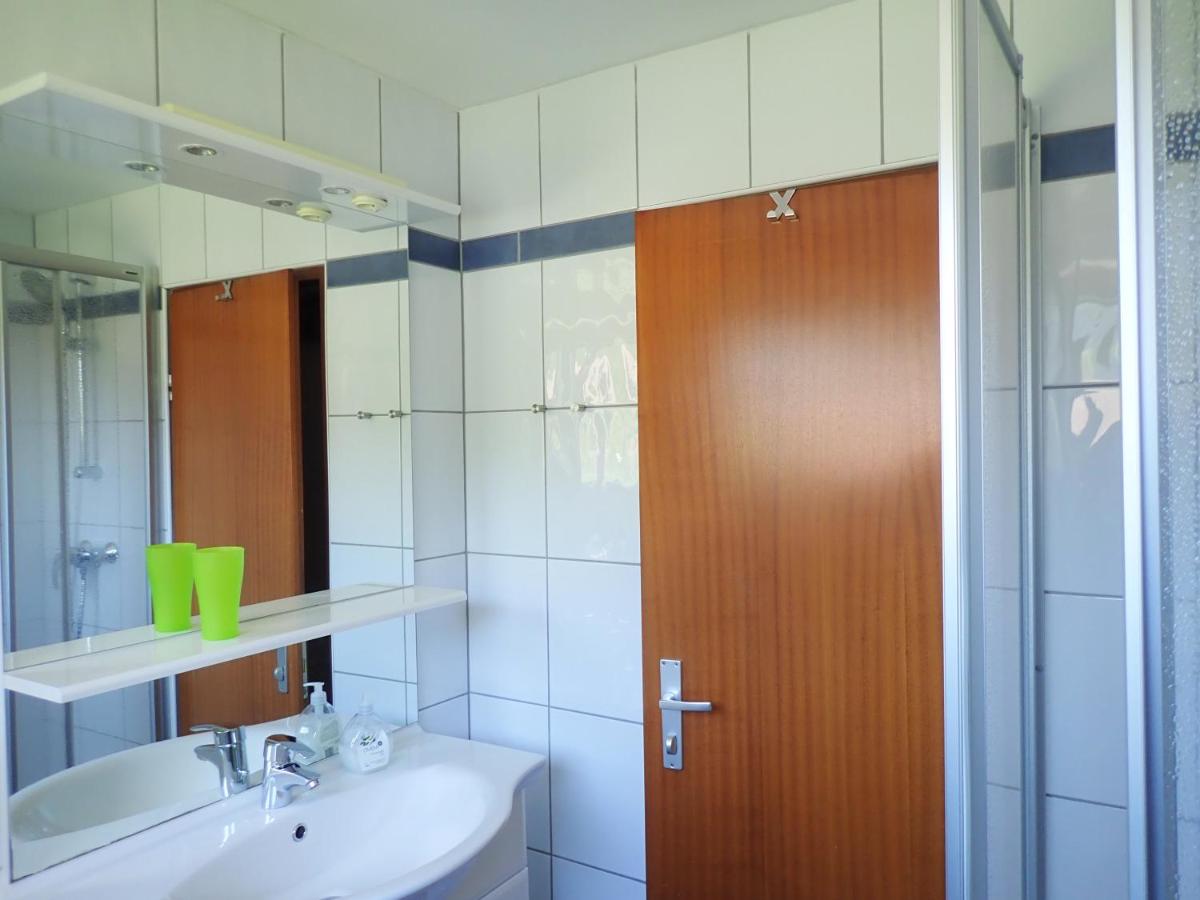 Three-Bedroom Apartment with Balcony photo 2
