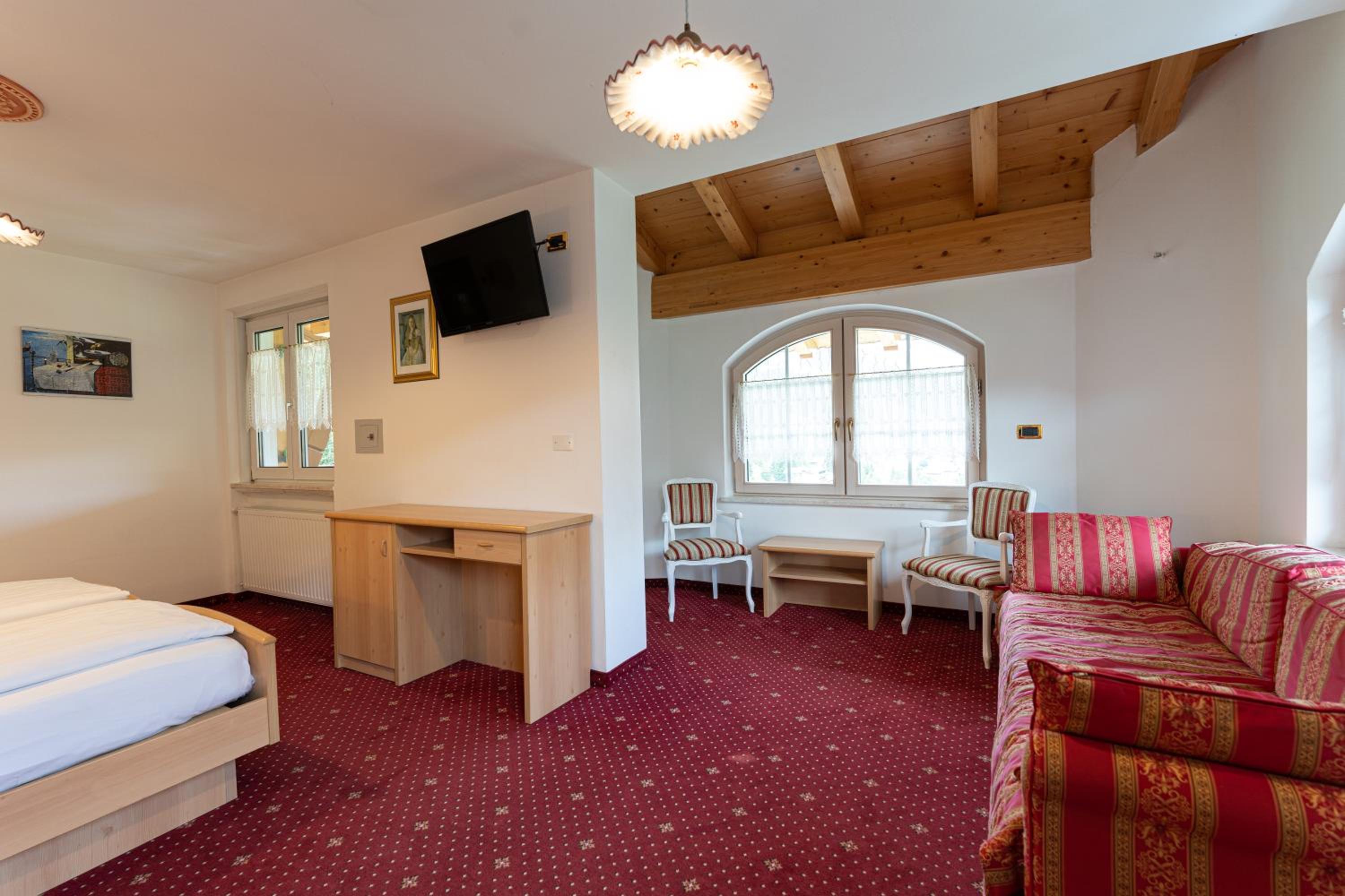 Junior Suite with Mountain View photo 2