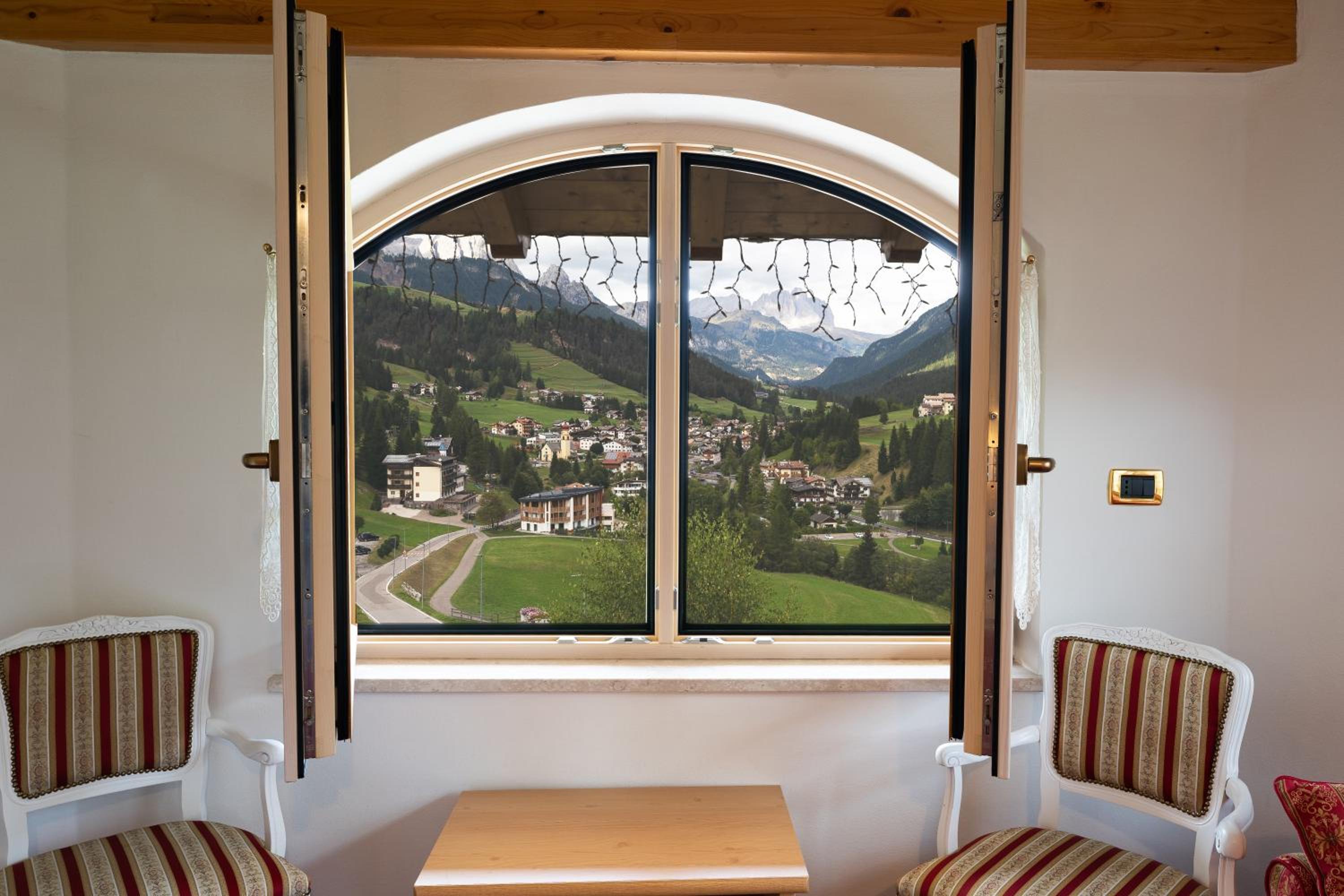 Junior Suite with Mountain View photo 3