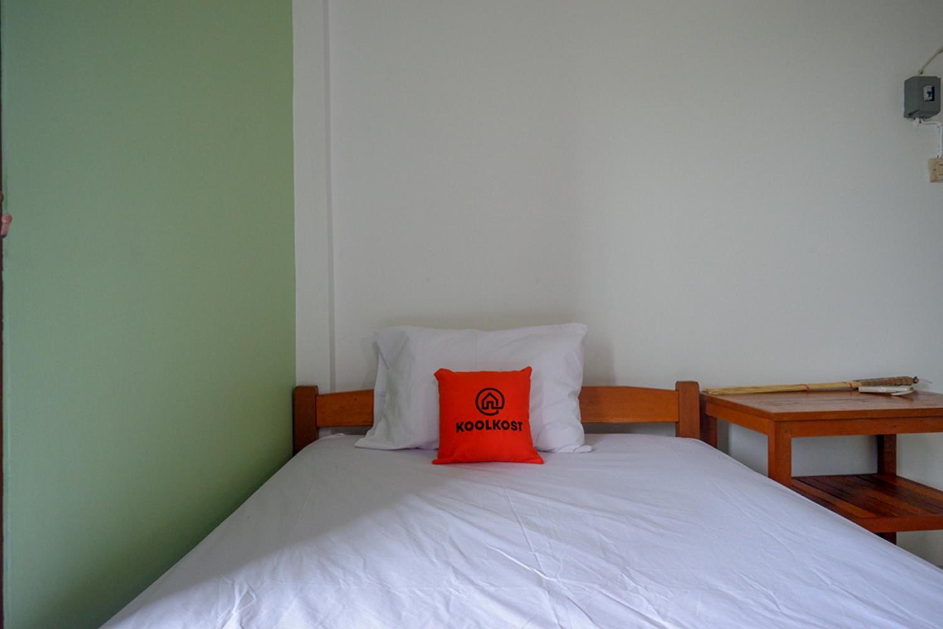Single Room photo 3
