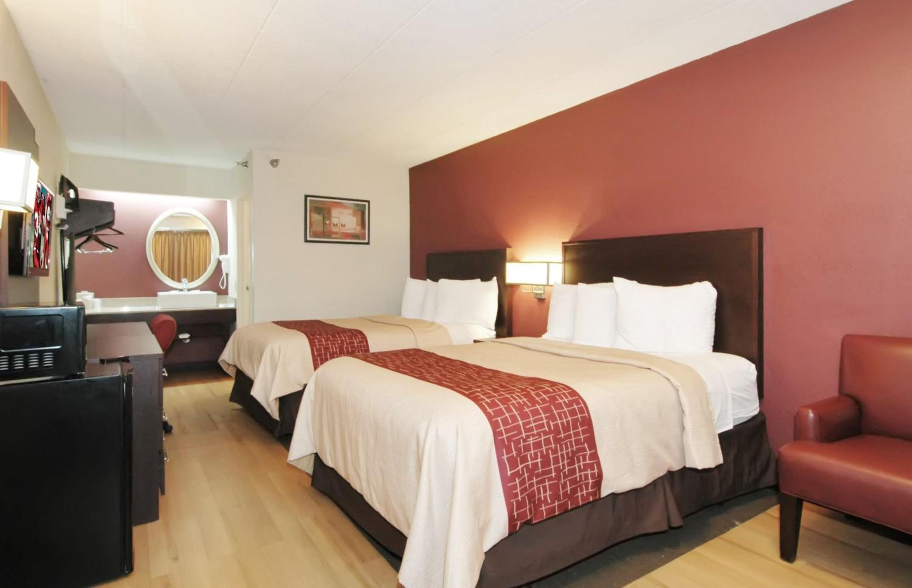 Deluxe Room with Two Double Beds Smoke Free - Photo 1