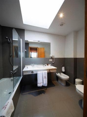 Apartment (3 Adults) photo 2