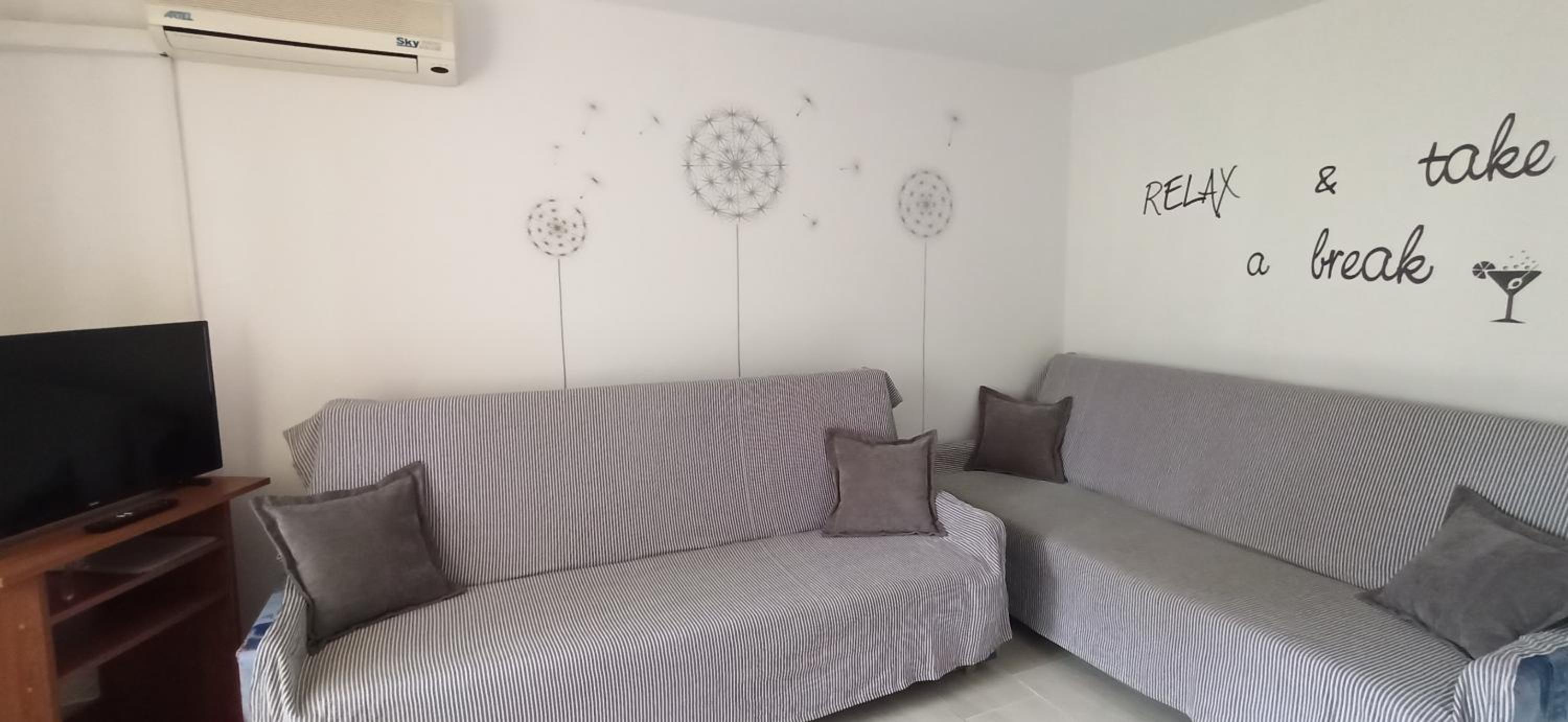 One-Bedroom Apartment with Terrace photo 1