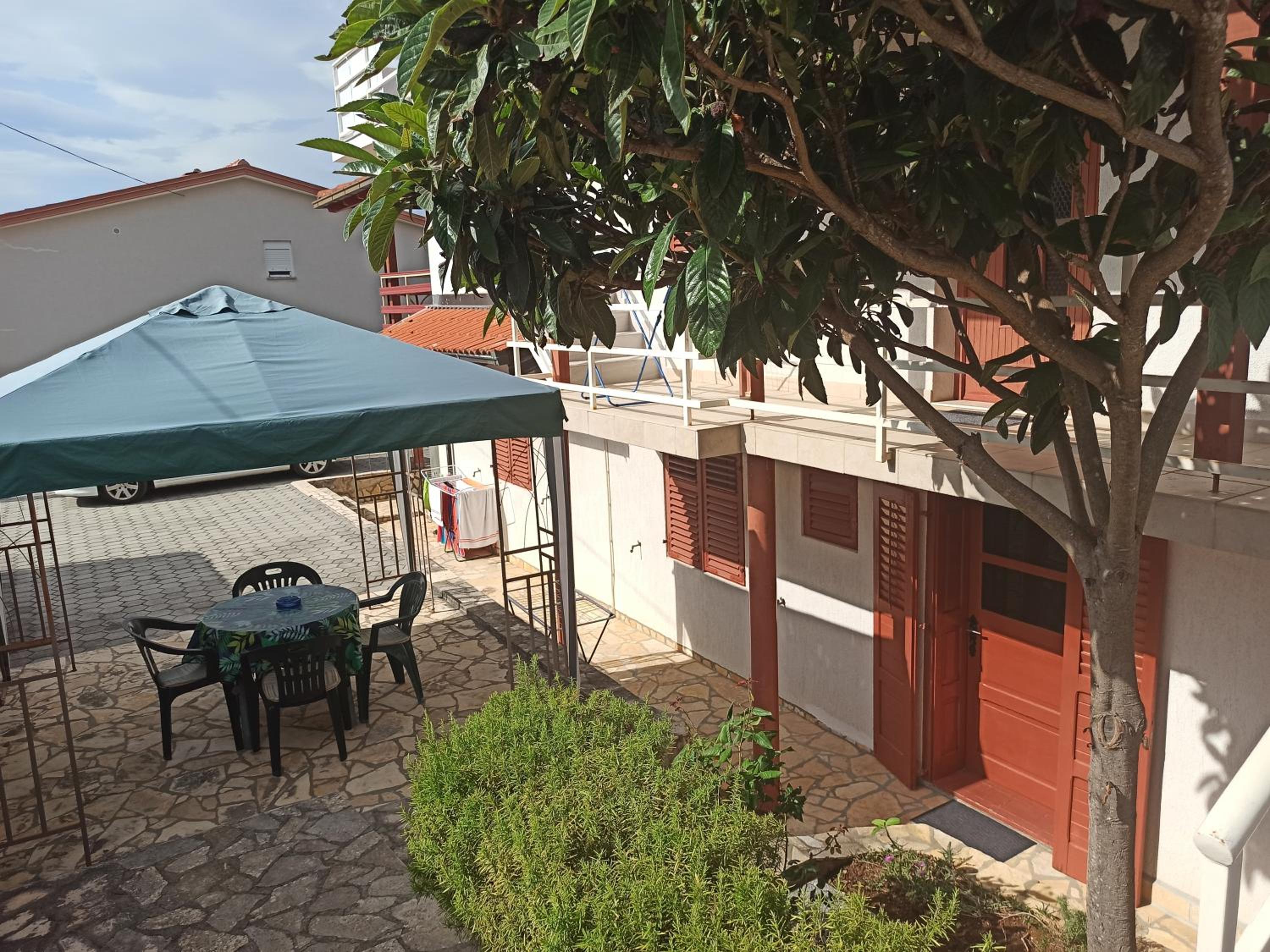 One-Bedroom Apartment with Terrace photo 2