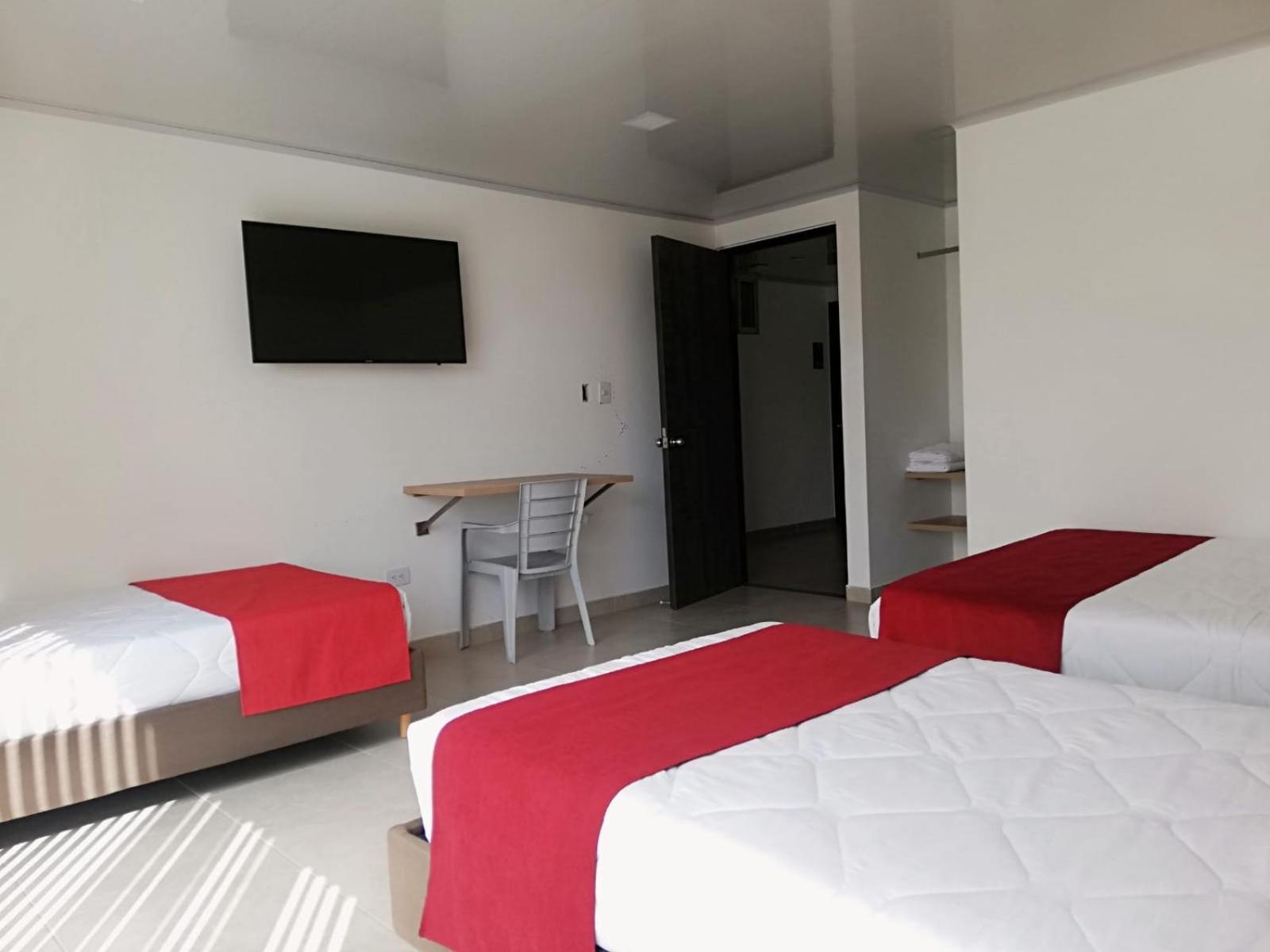 Quadruple Room with Private Bathroom photo 3