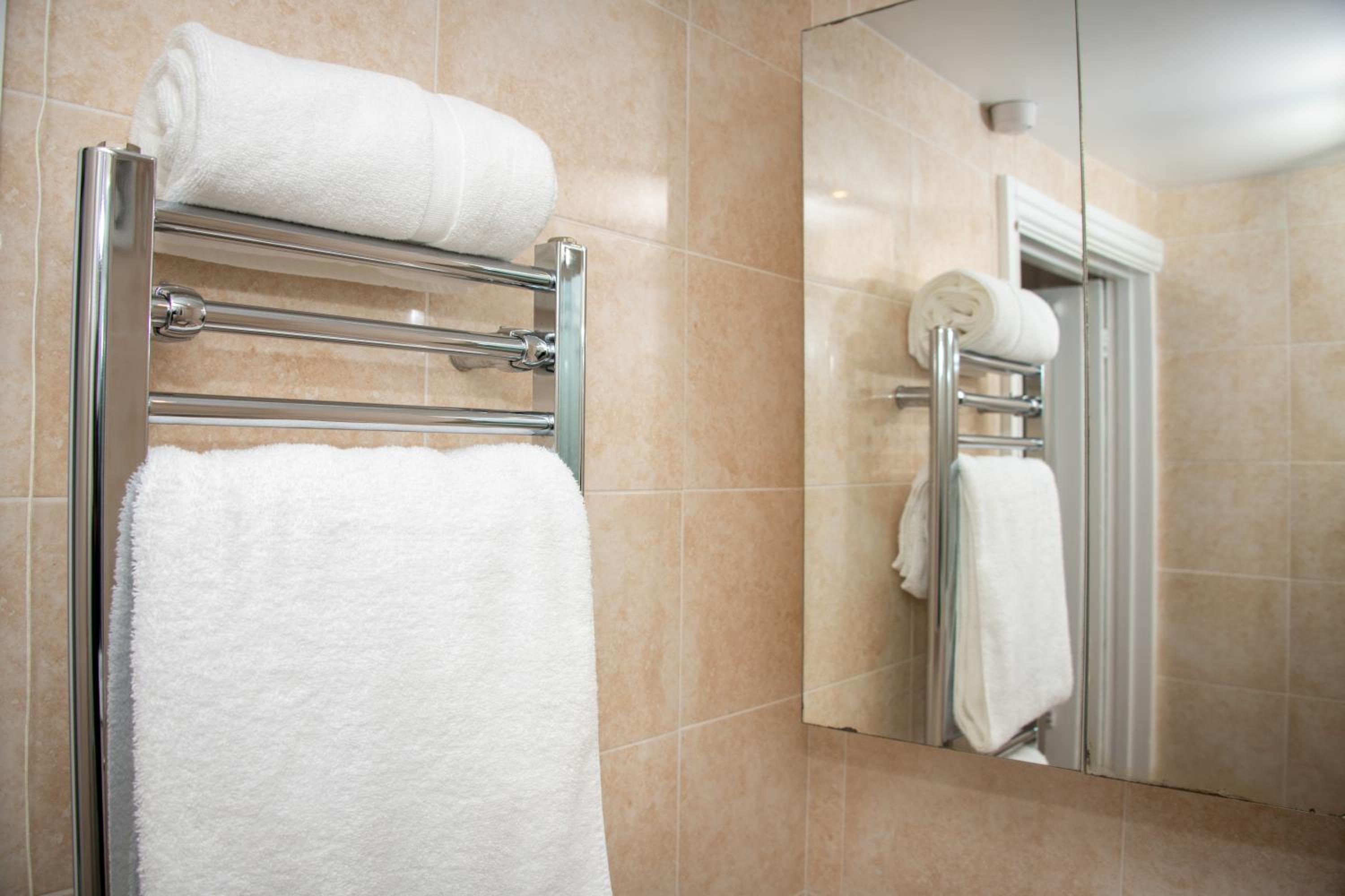 Double Room with Private Bathroom - Photo 4