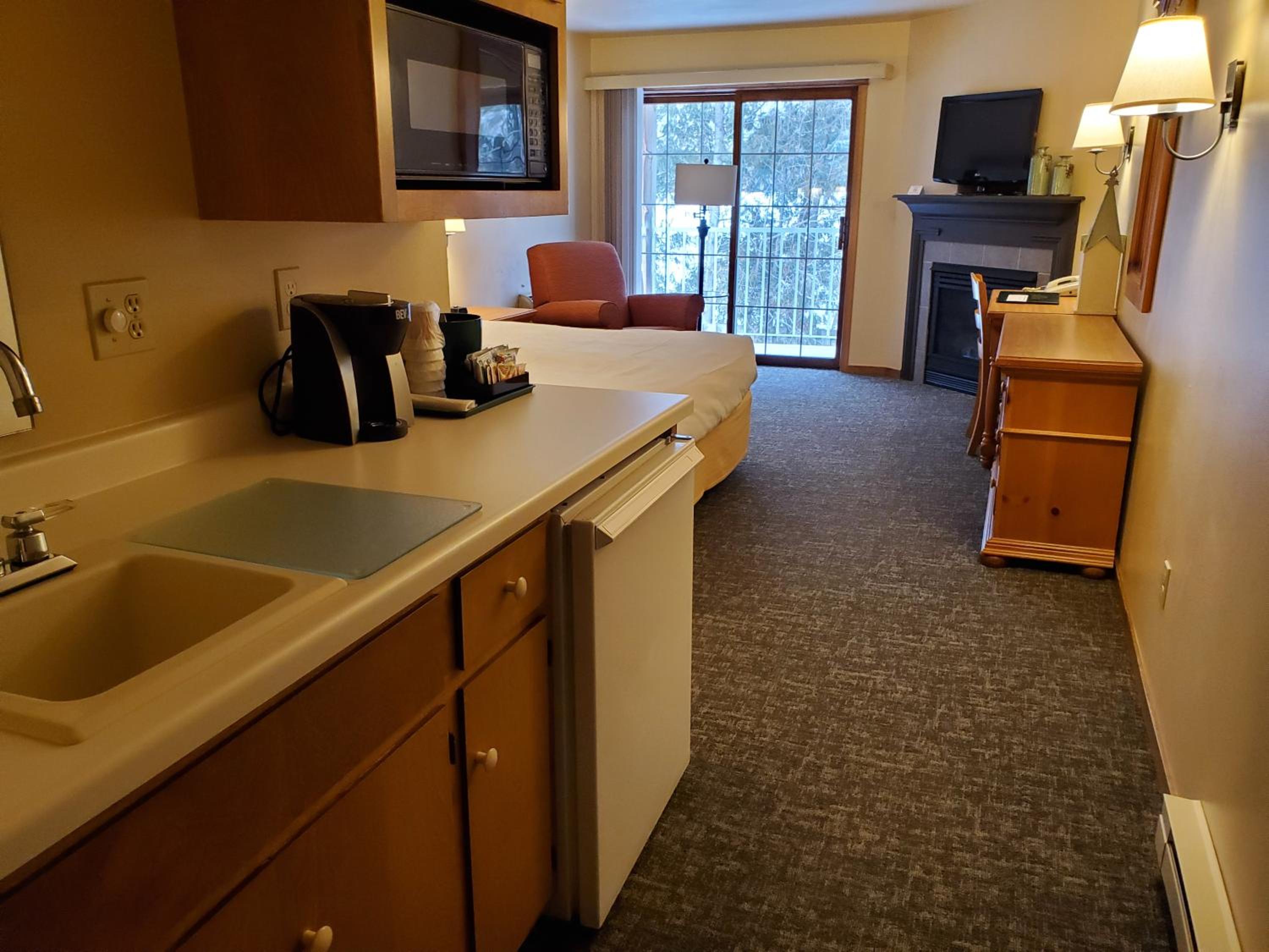 King Suite with Spa Bath photo 3