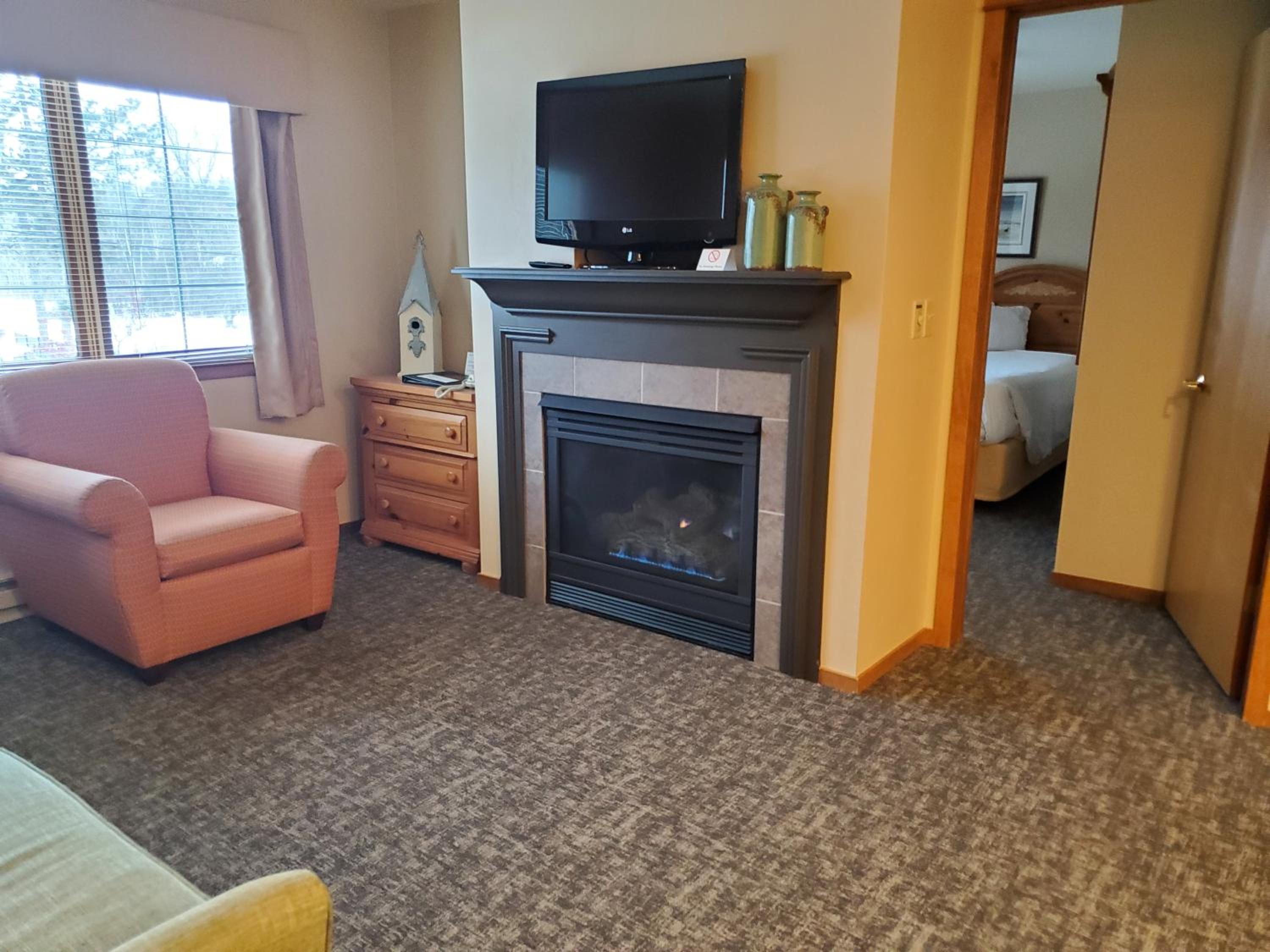 One-Bedroom King Suite photo 1