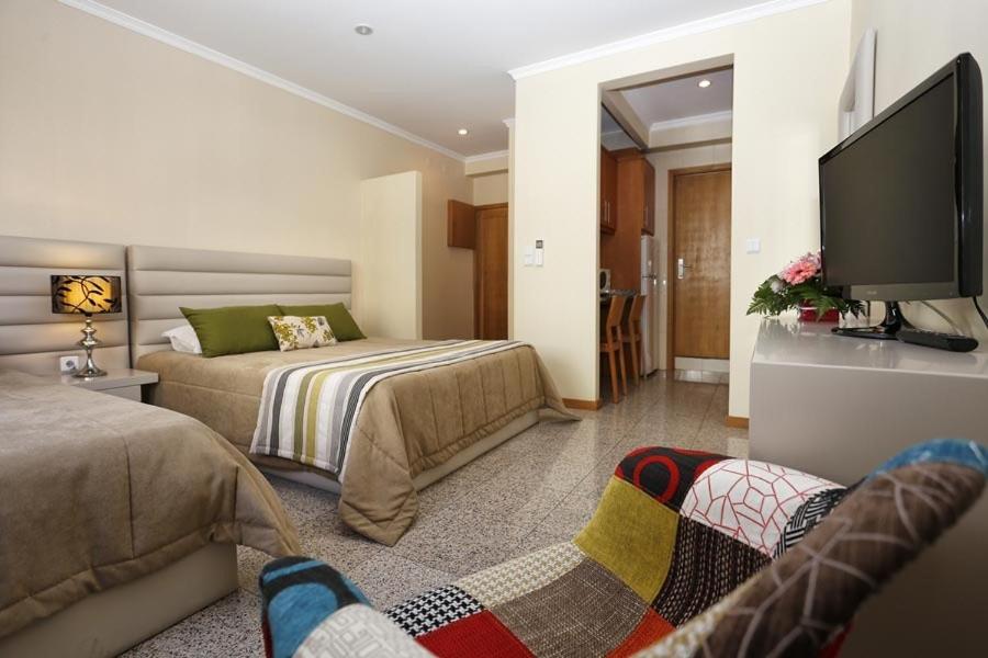 Deluxe Studio (3 Adults) - Photo 3