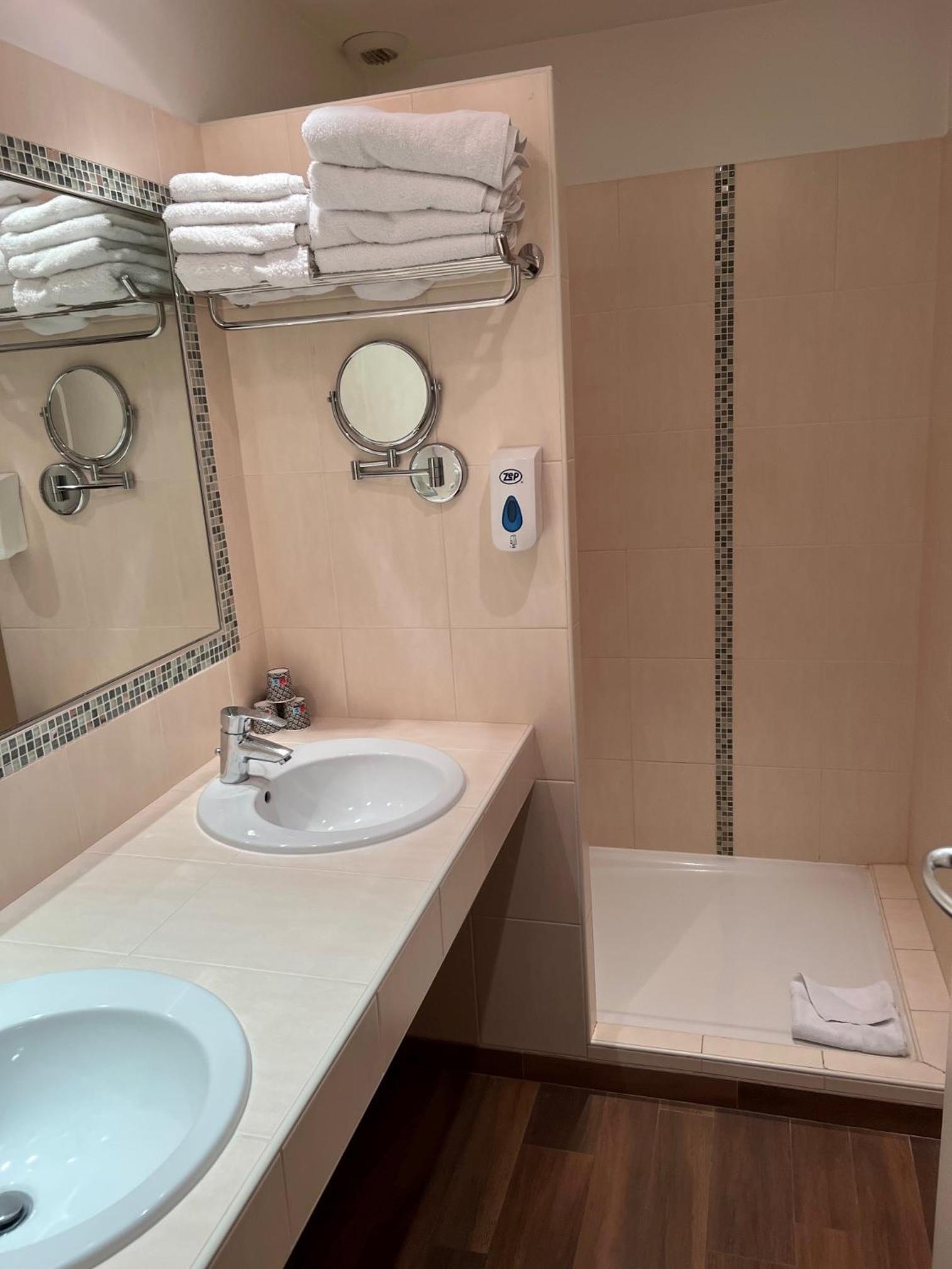 First Floor Family Suite with Balcony - Photo 3