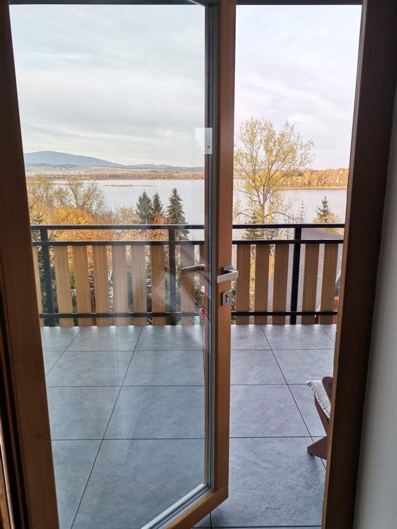 Apartment with Lake View - Photo 20