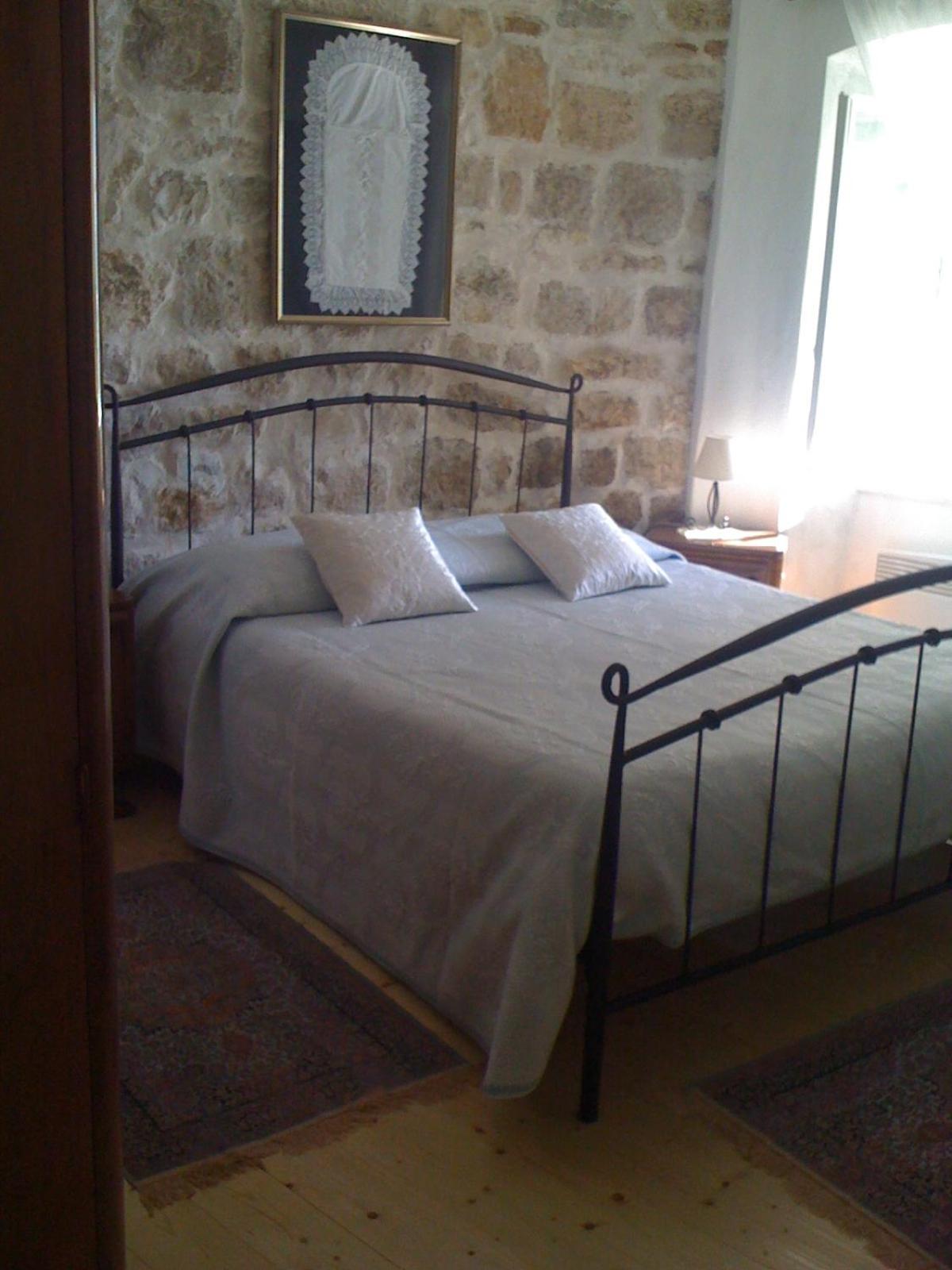 Double Room - Photo 6