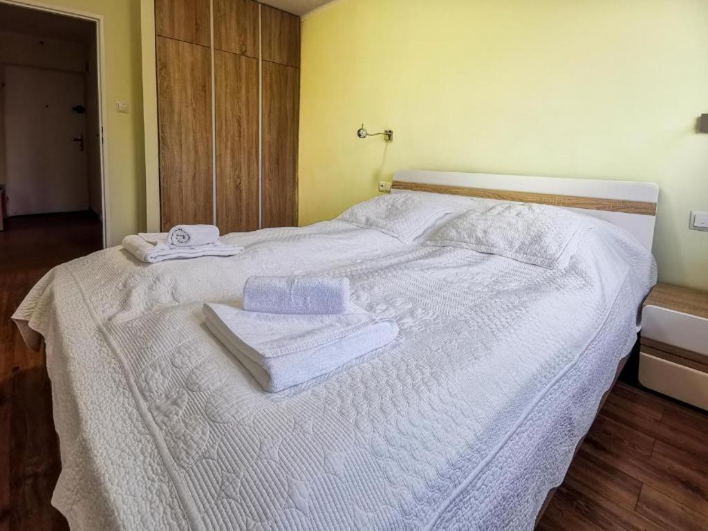 One-Bedroom Apartment - Photo 16