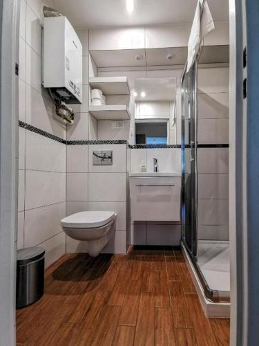 One-Bedroom Apartment - Photo 15