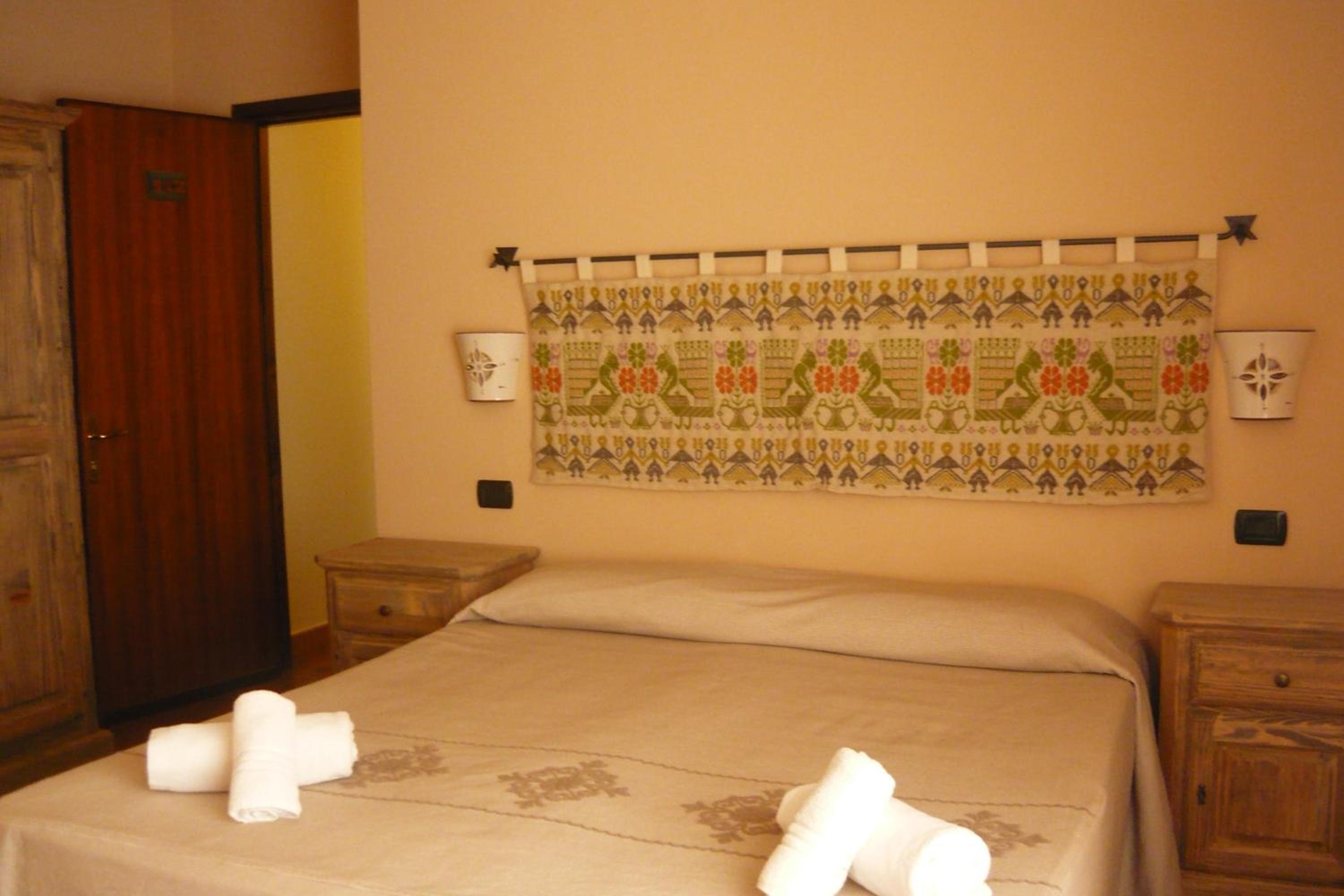 Double Room with Balcony - Photo 1