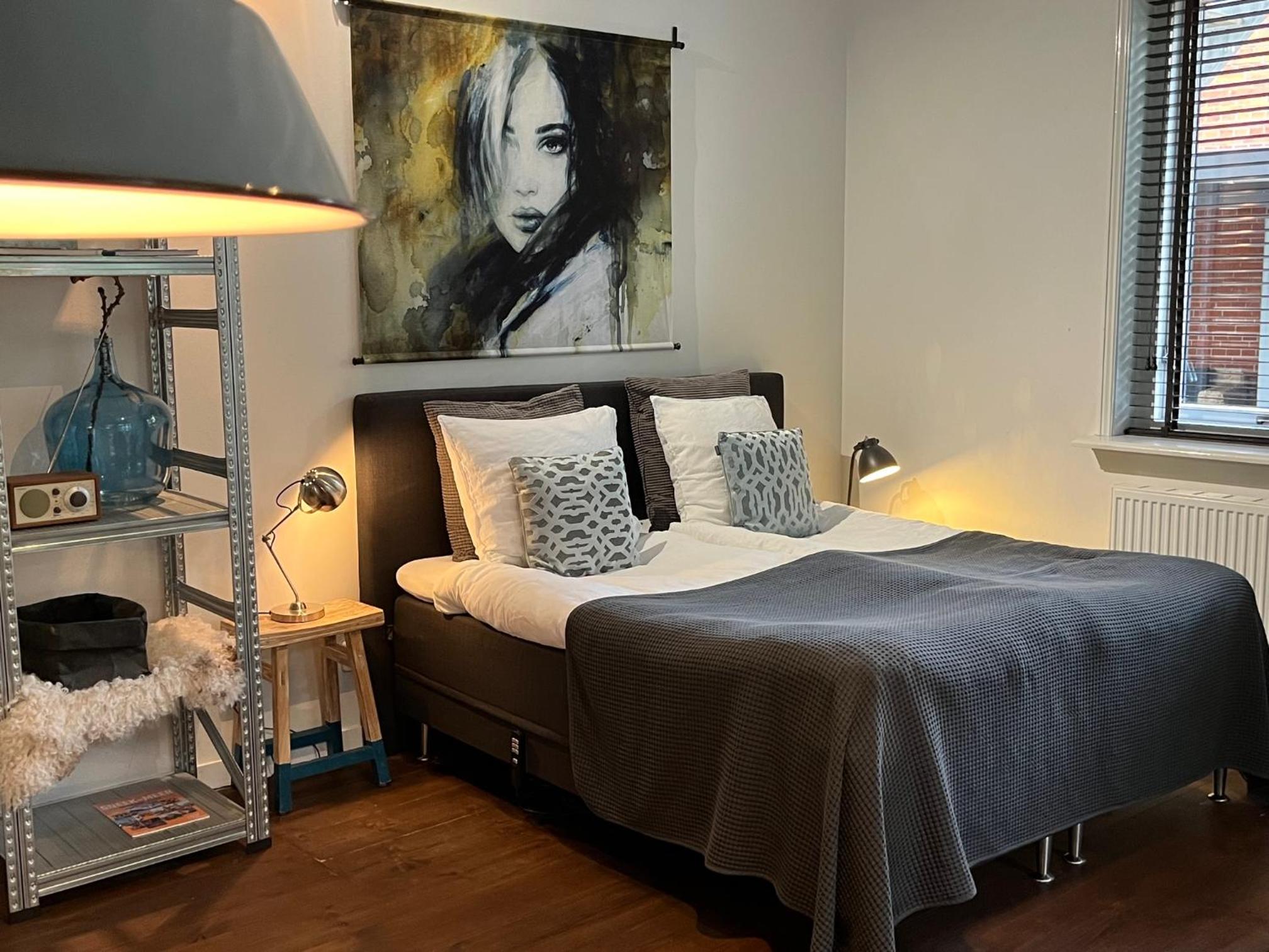 Studio Apartment photo 1