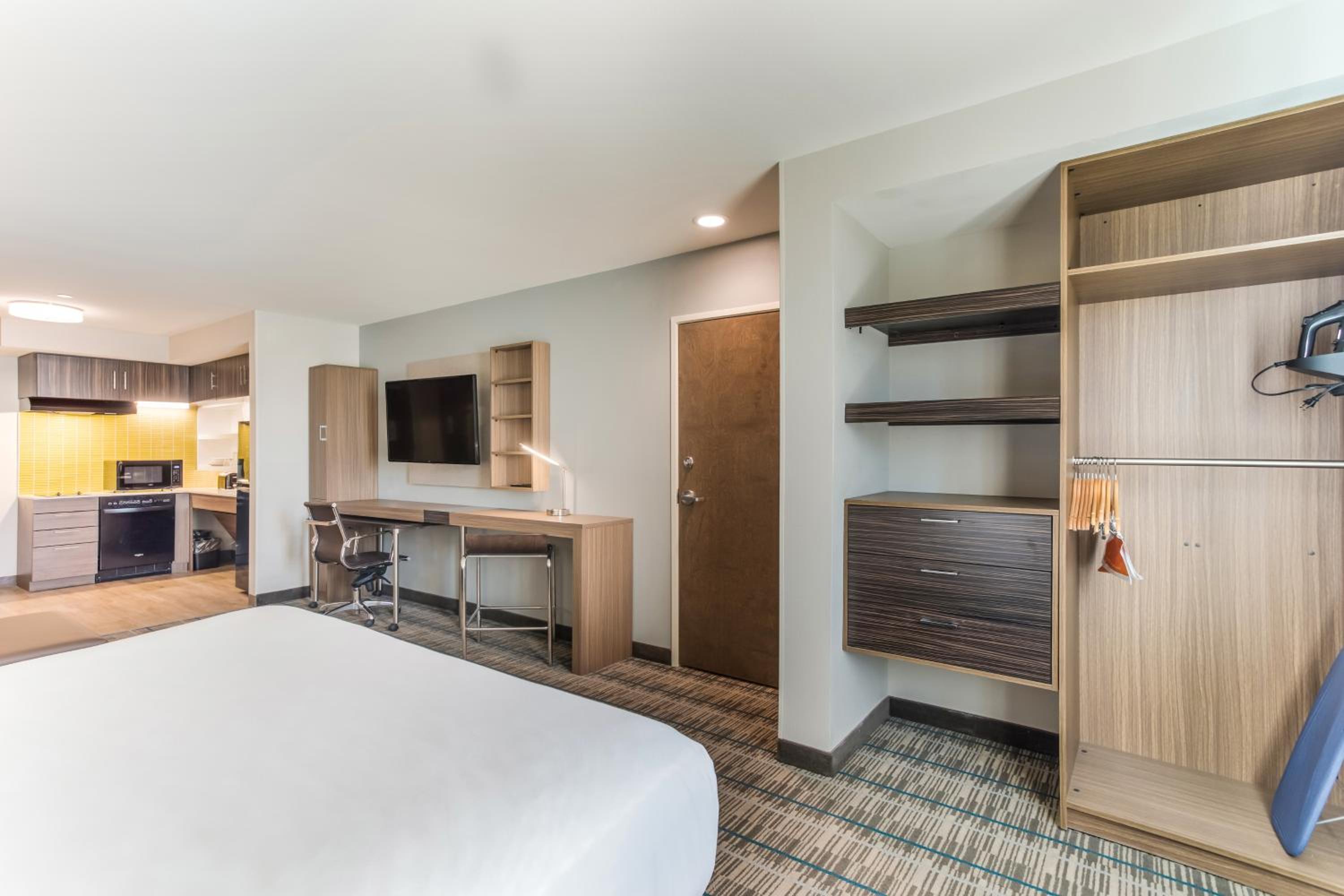 Suite, 1 King Bed with Sofa Bed, Non-Smoking - Photo 1