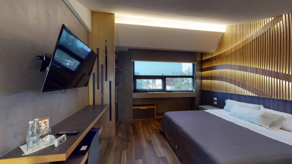 Standard King Room