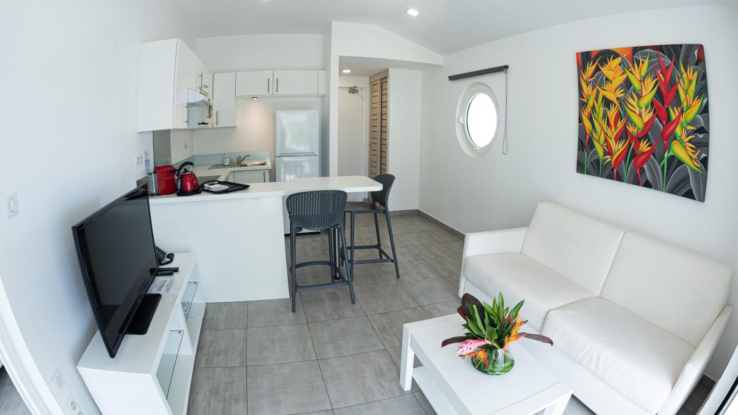 First Floor Suite photo 1