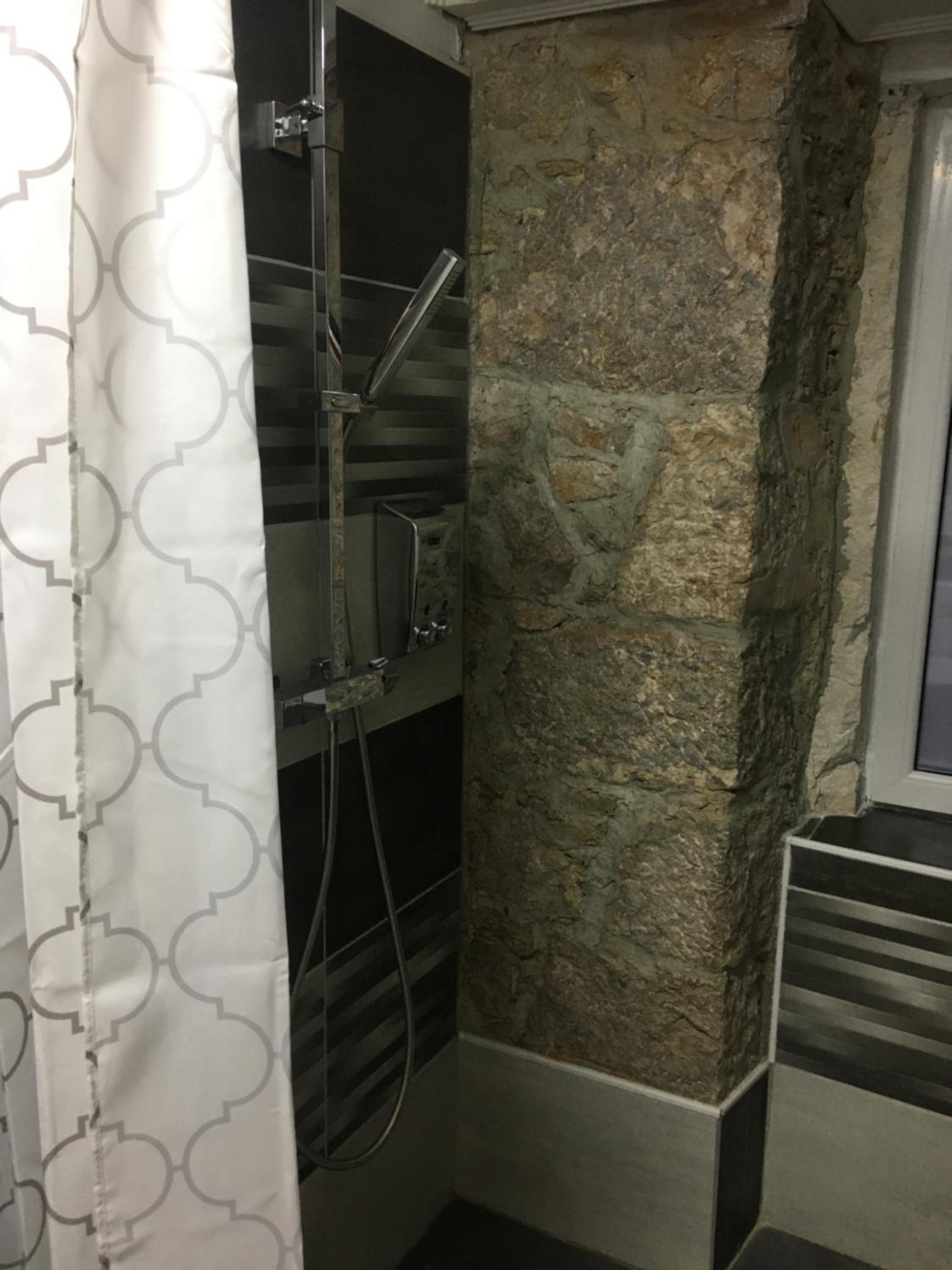 One-Bedroom Apartment - Photo 16
