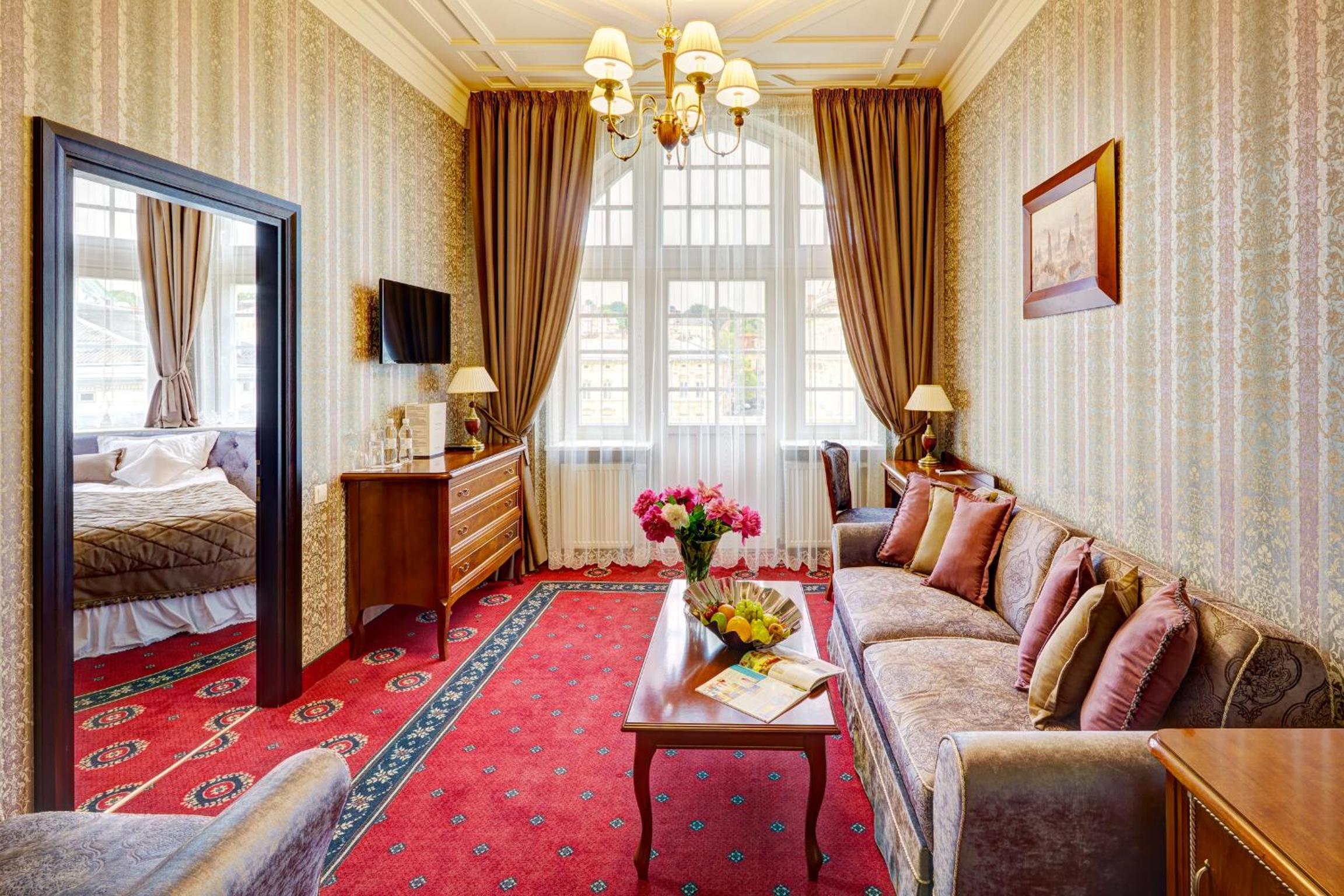 Suite with Balcony photo 2
