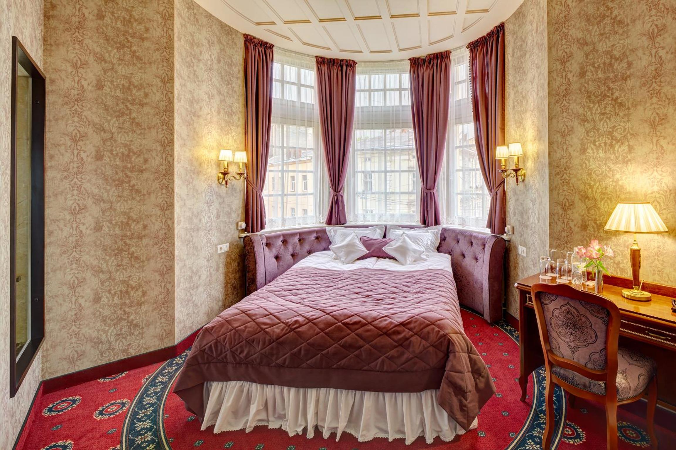 Presidential Suite with Balcony photo 2