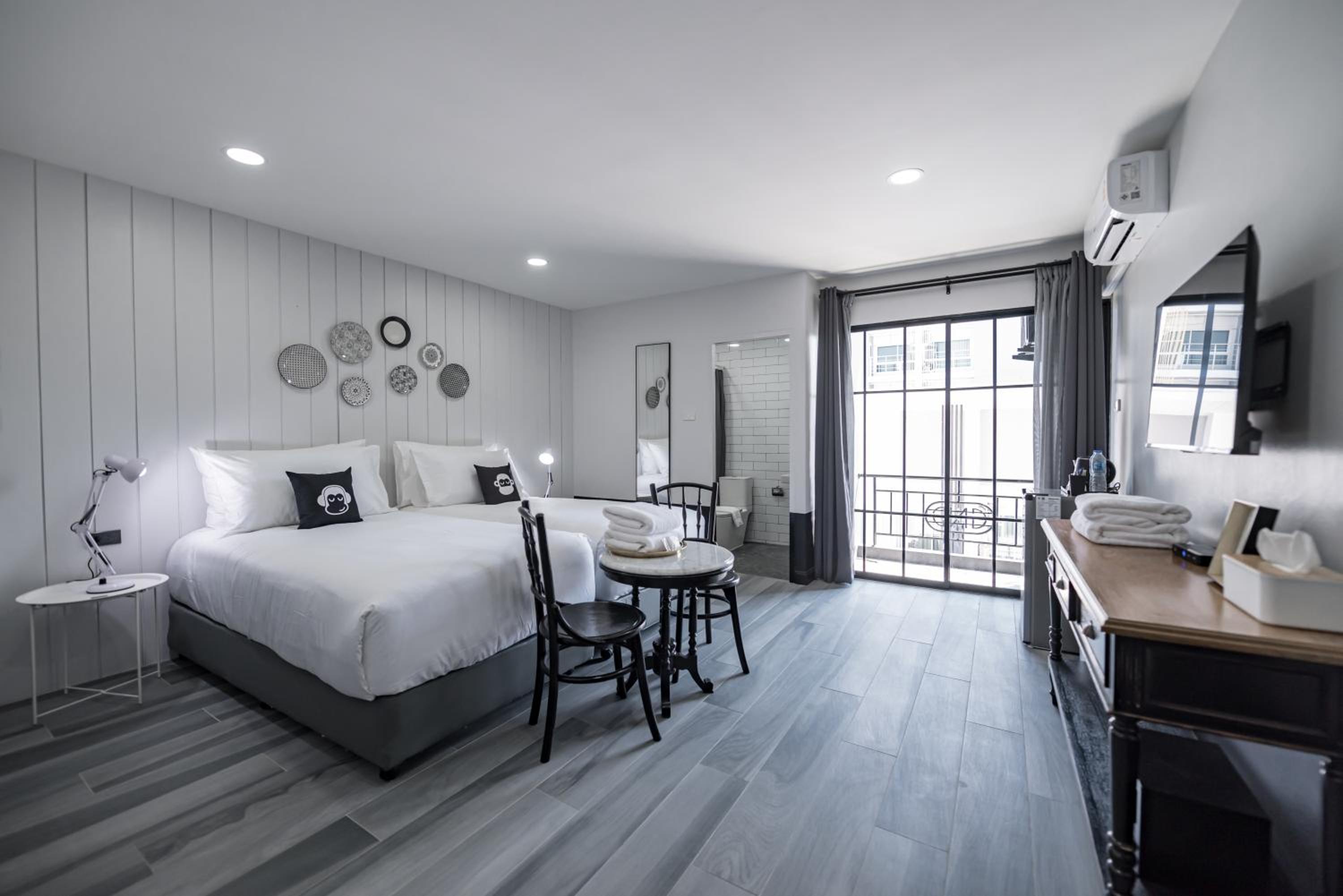 Superior Twin Room - Photo 11
